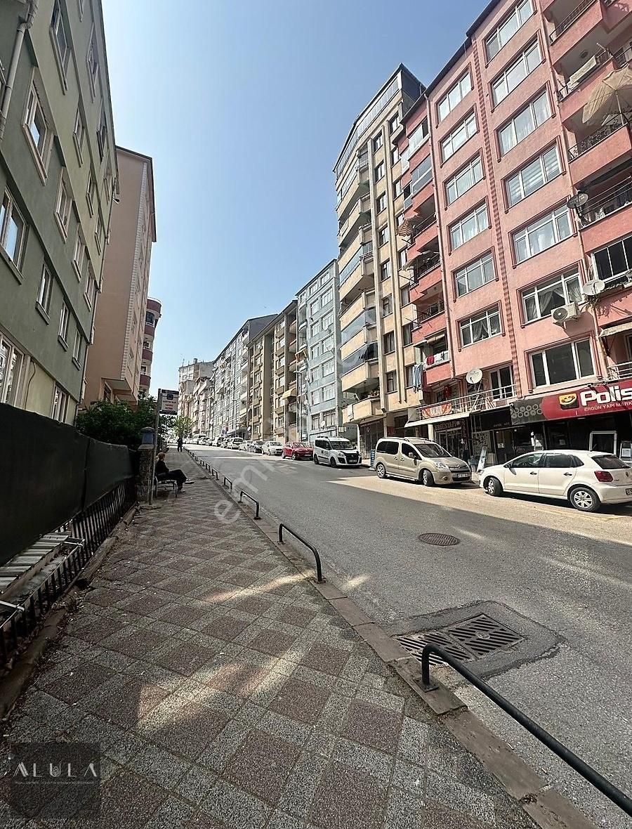 İzmit Merkez'de Kiralık Muhteşem Deniz Manzaralı 4+1 Daire