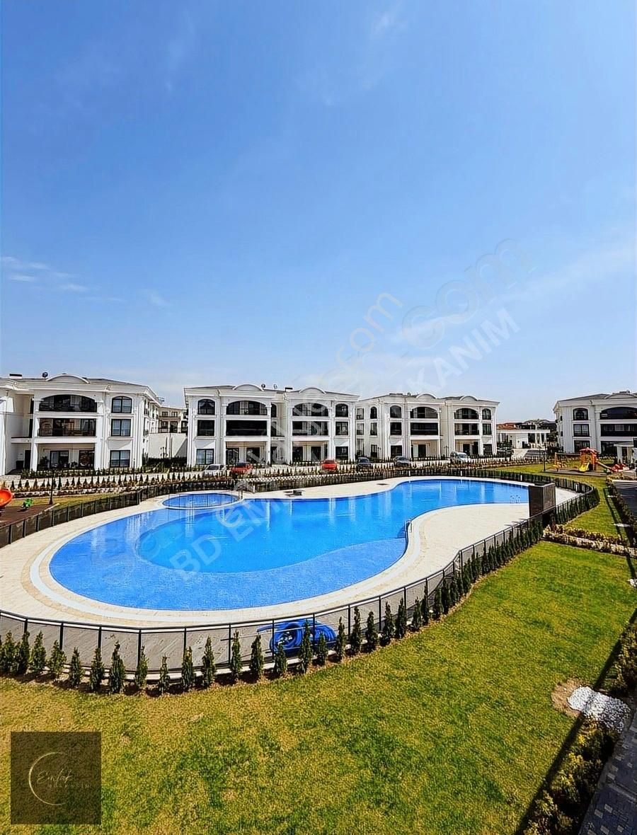 Hürsoy Nefes Kartepe'de Havuz Cepheli Arakat 3+1 Kiralık Daire