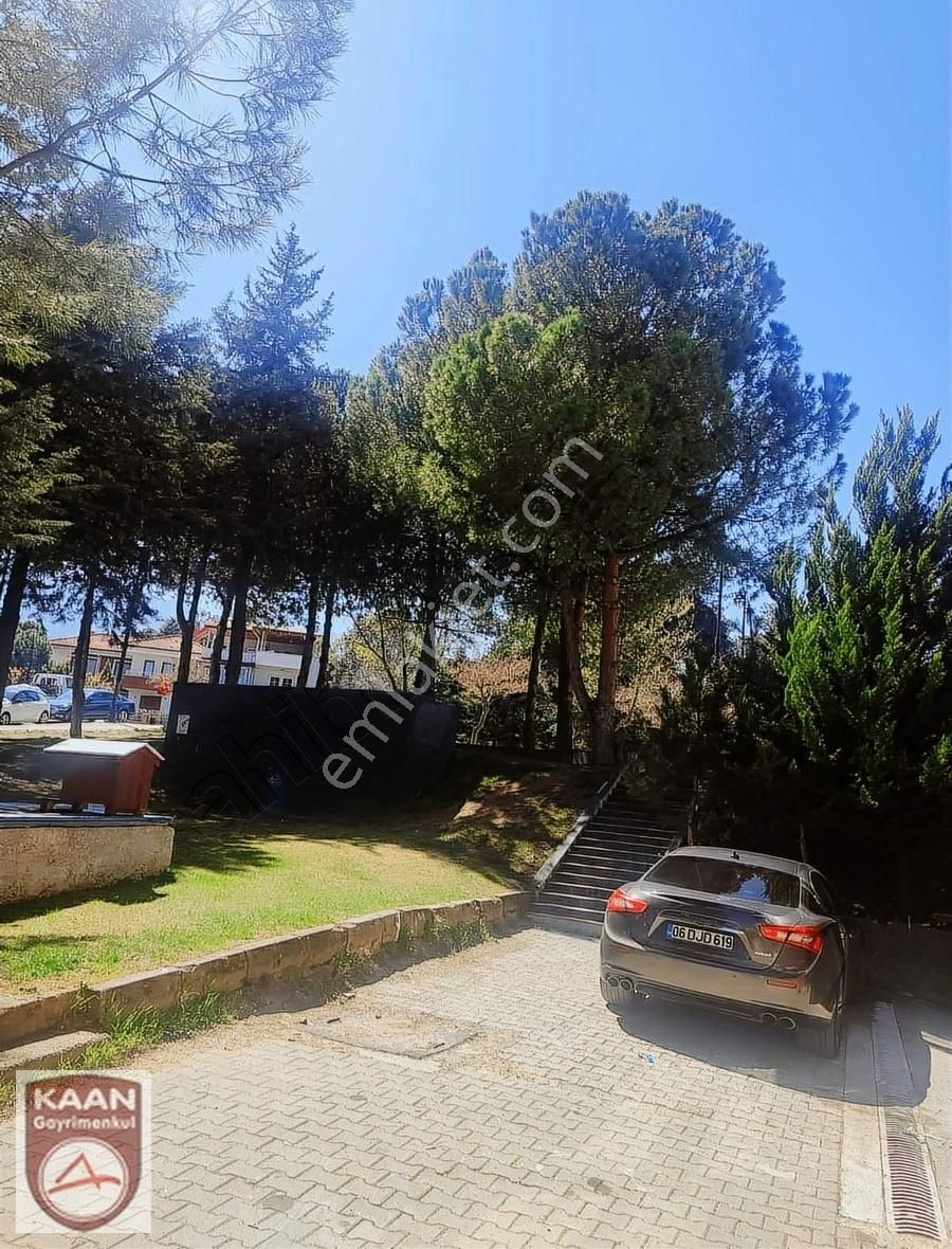 Kaan Emlak Kıbrısşehitler Şubesinden Arakat Çamlıkta 1+1 Apart