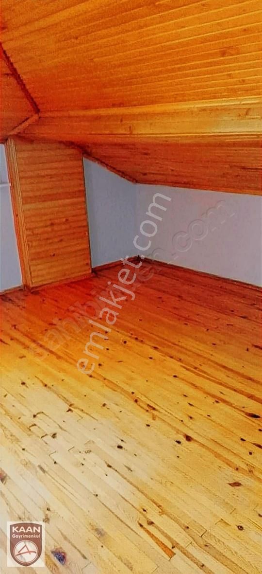 Kaan Emlaktan 1+1 Büyük Teraslı Çatı Katı