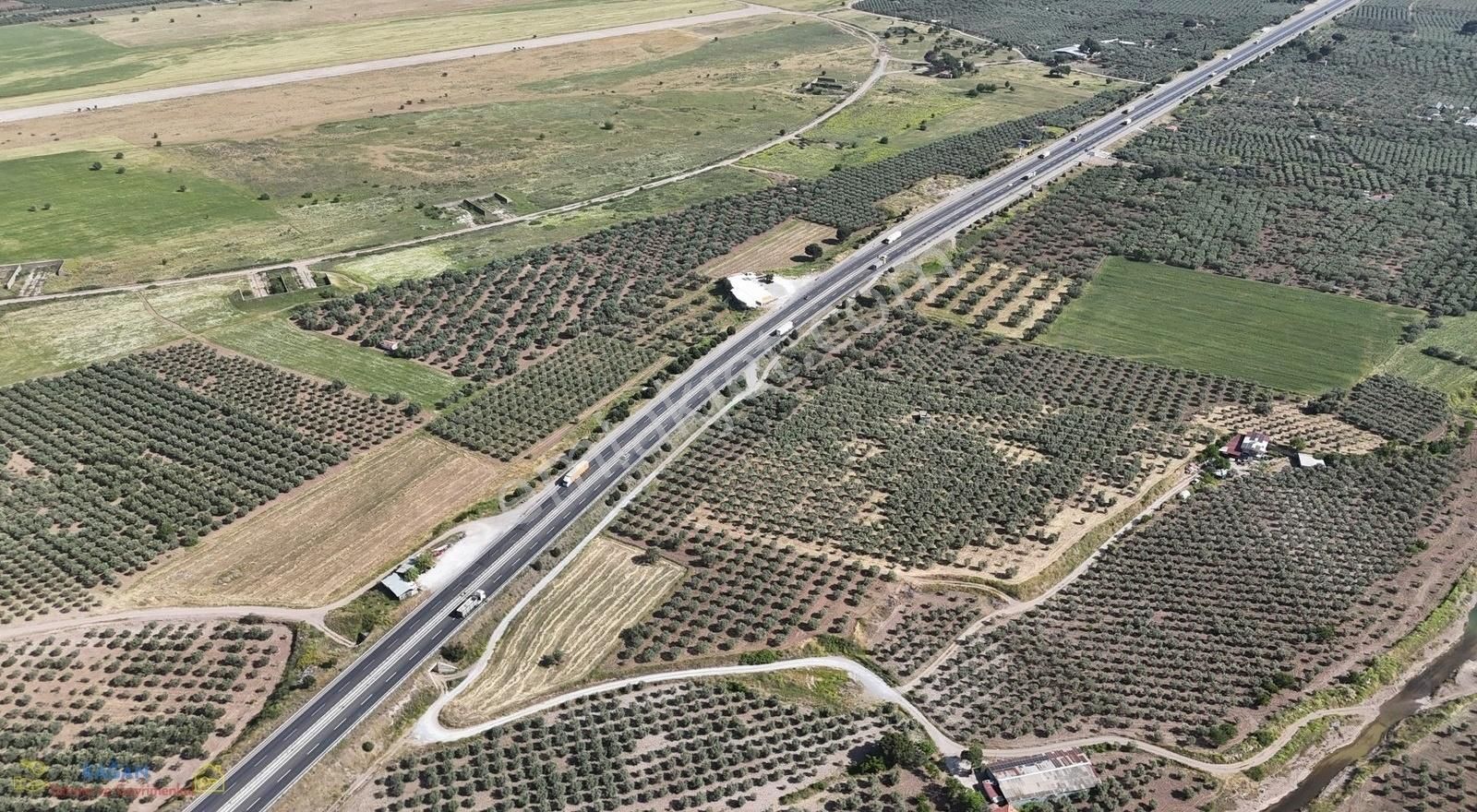 İstanbul-izmir Ana Yoluna Çift Taraflı 130 Metre Yatırımlık