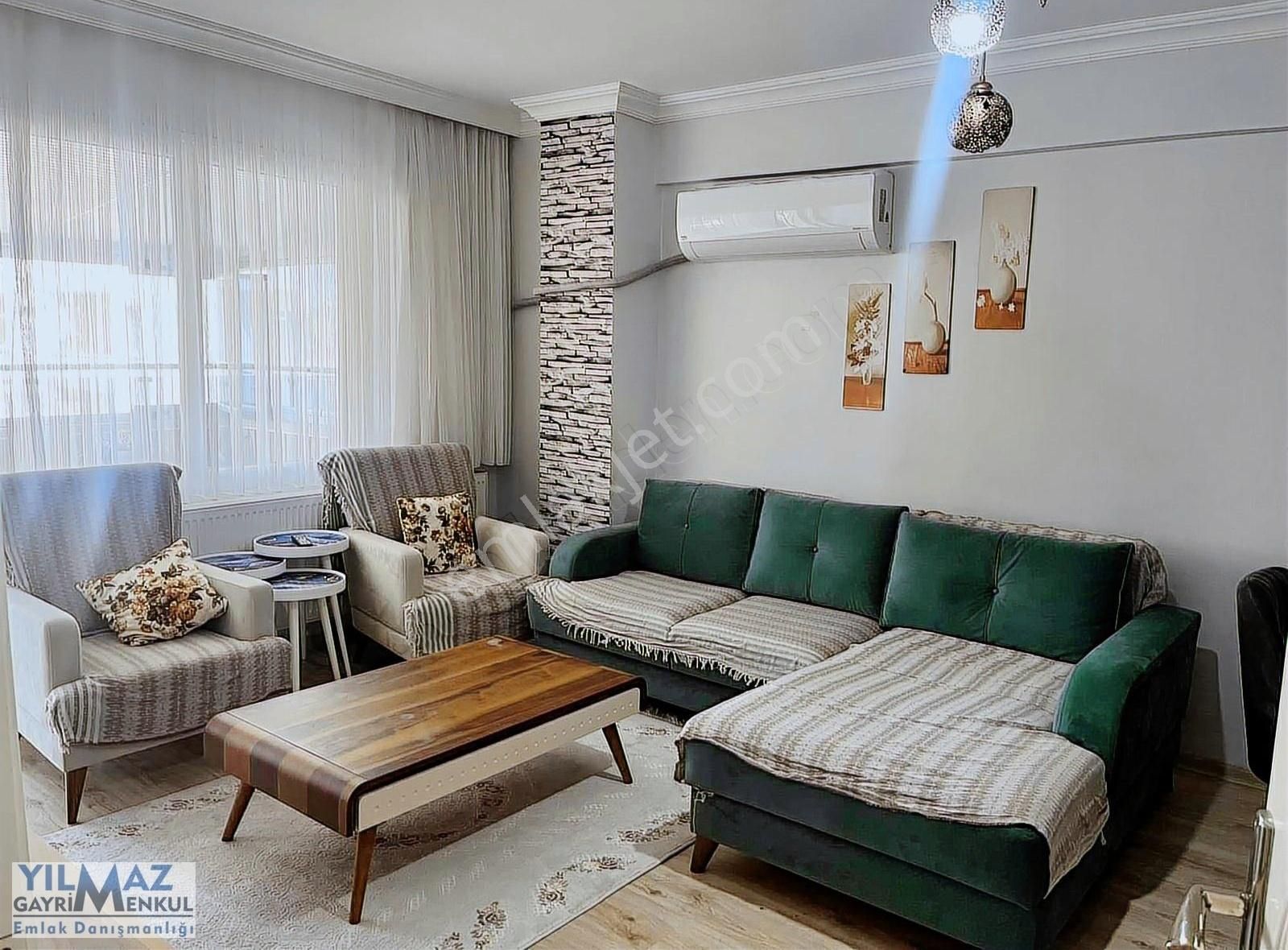 Merkezde Geniş Teraslı, Asansörlü Eşyalı Kiralık Daire