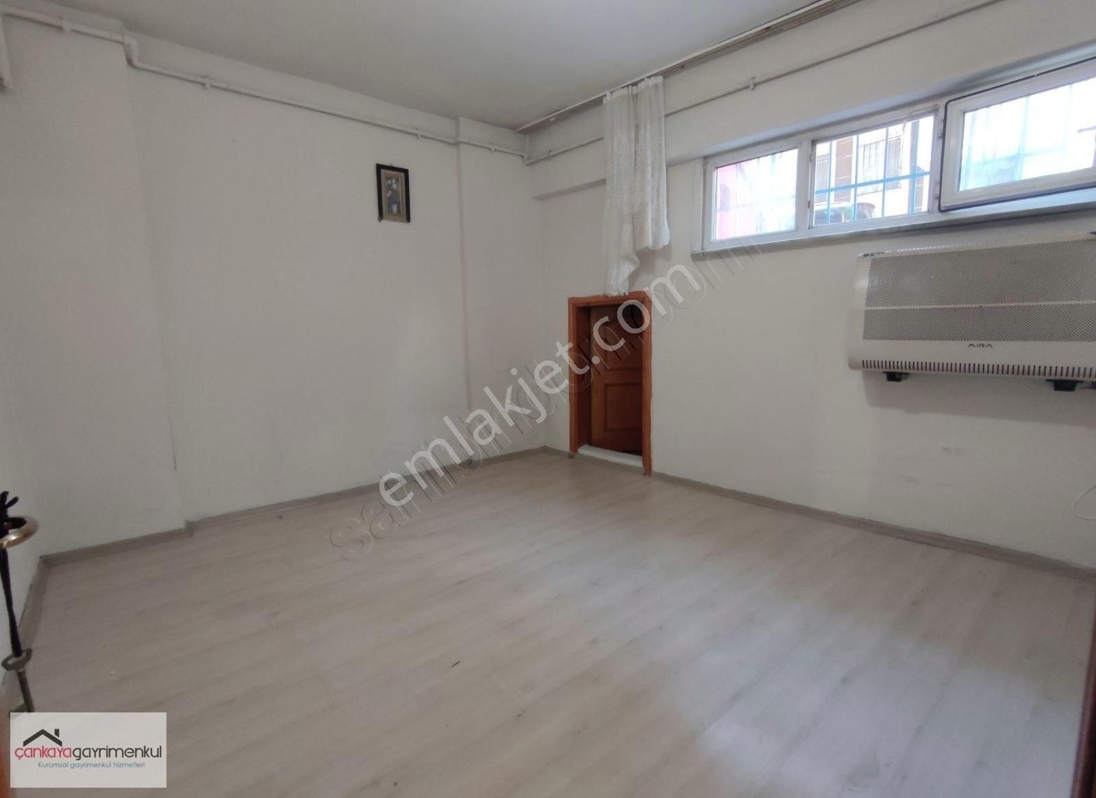 M.akif'te 2+1 Kiralık Daire Doğalgaz Sobalı