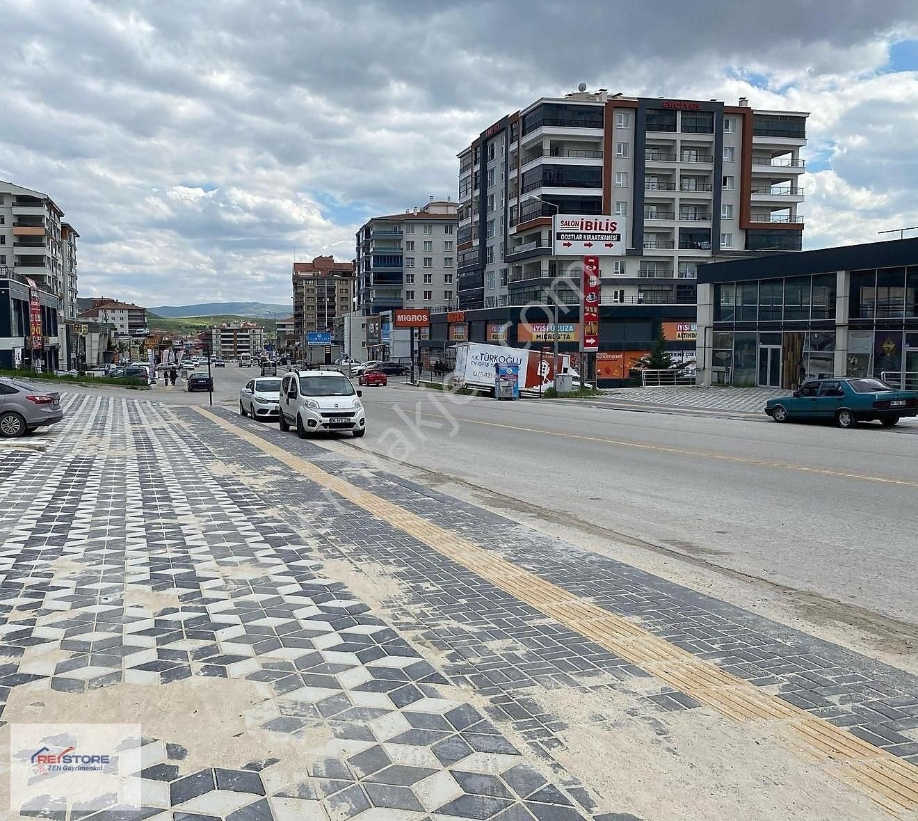 Feridun Çelik'te Bölgenin En İşlek Caddesine Cephe Zemin Dükkan