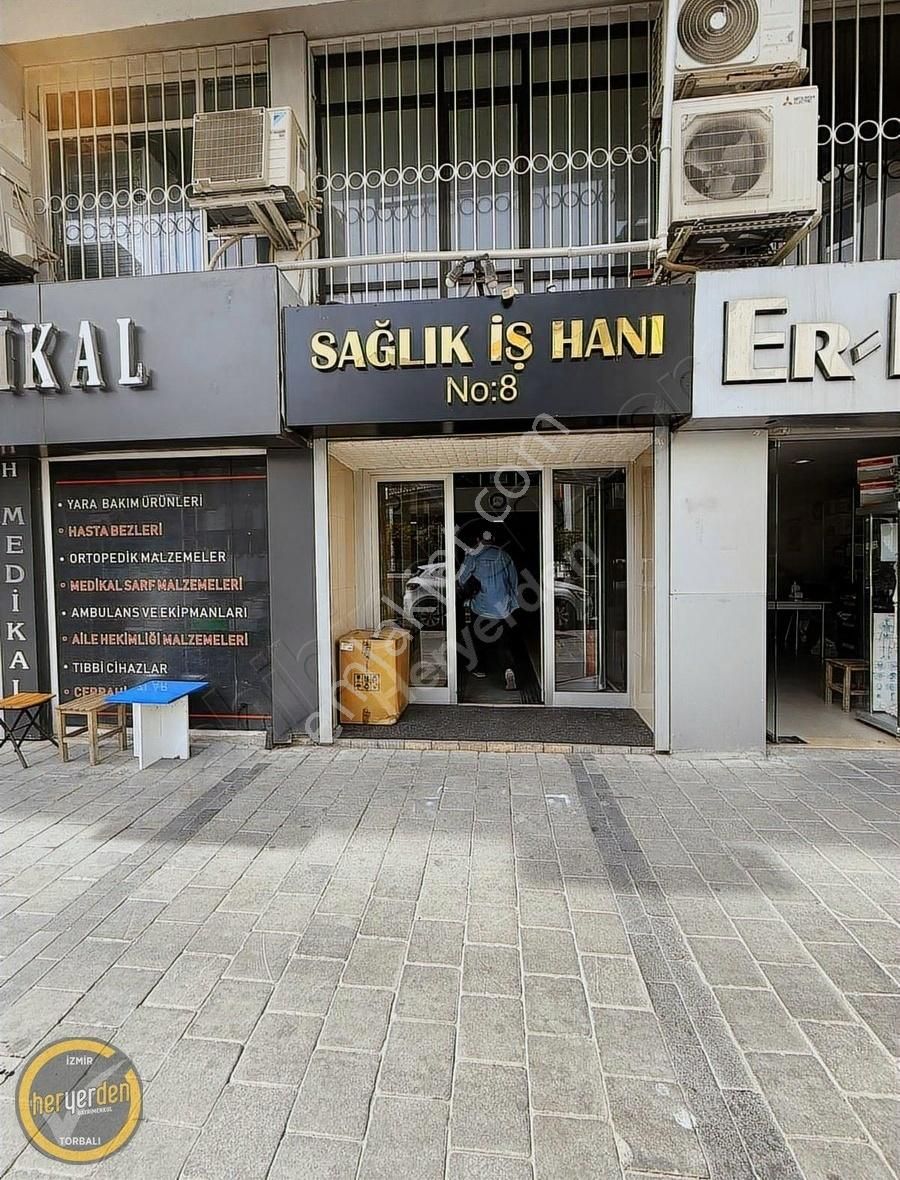 Kemeraltın'da Sağlık İş Merkezinde Satılık Büro Ofis İşyeri