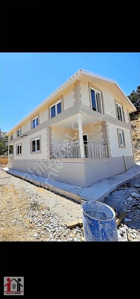 Feslikan Sakarpınarda İkiz Villa Süper Konumda Sıfır Dublex