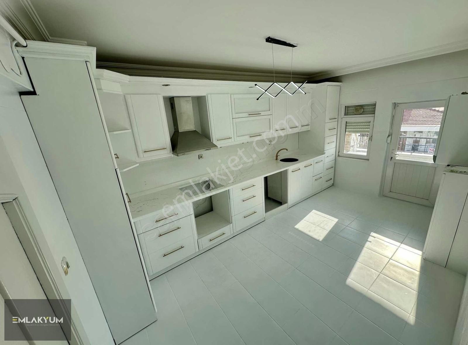 Emlakyumdan Basın Anıtı Karşısı Asansörlü Dubleks 5+1 Kiralık