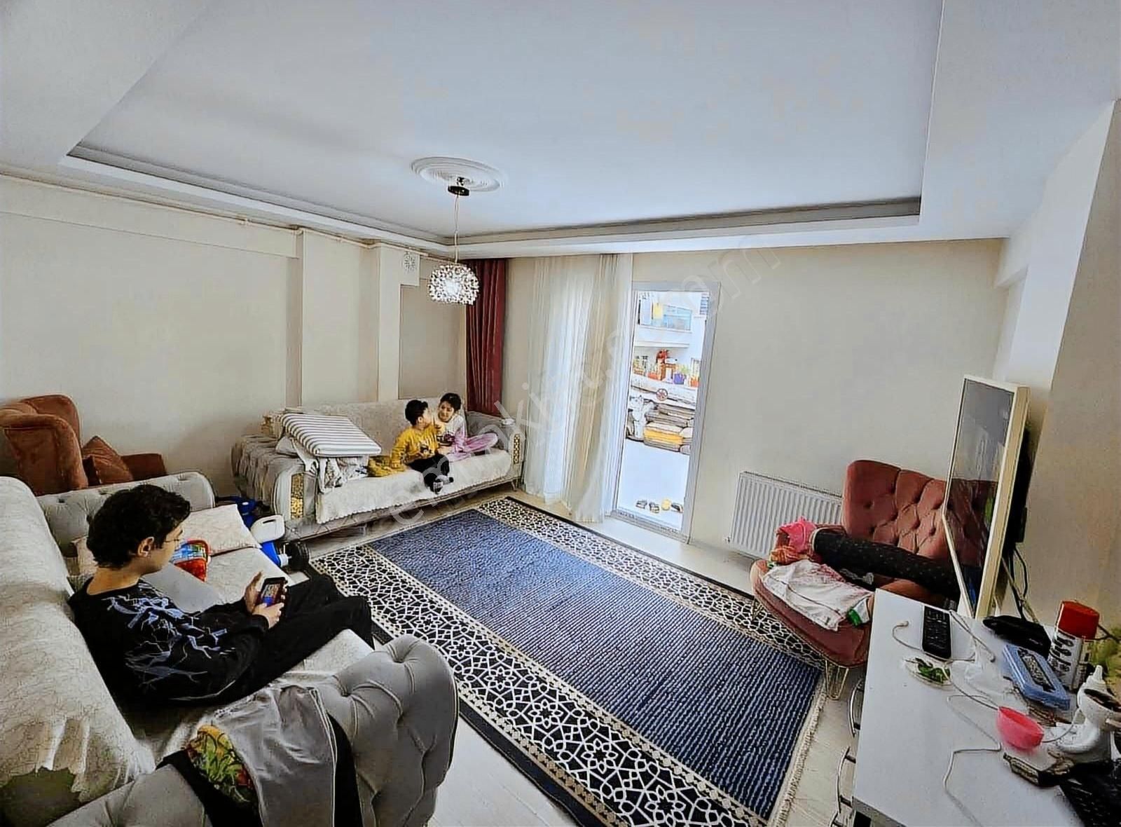 Aytaç Emlak'tan Acill Satılık 2+1 K. Mutfak Ara Kat Daire
