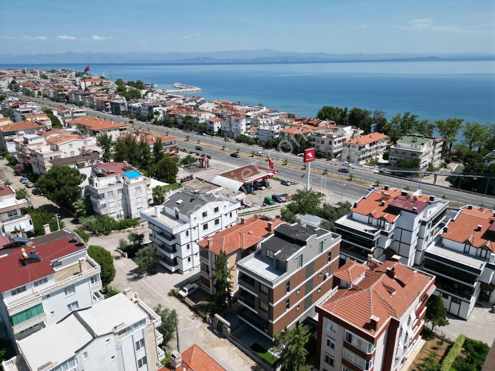 Altınoluk Denize Yakın Manzaralı Terasa Sahip Asansörlü Lüx 2+1 3.kat Dublex Daire