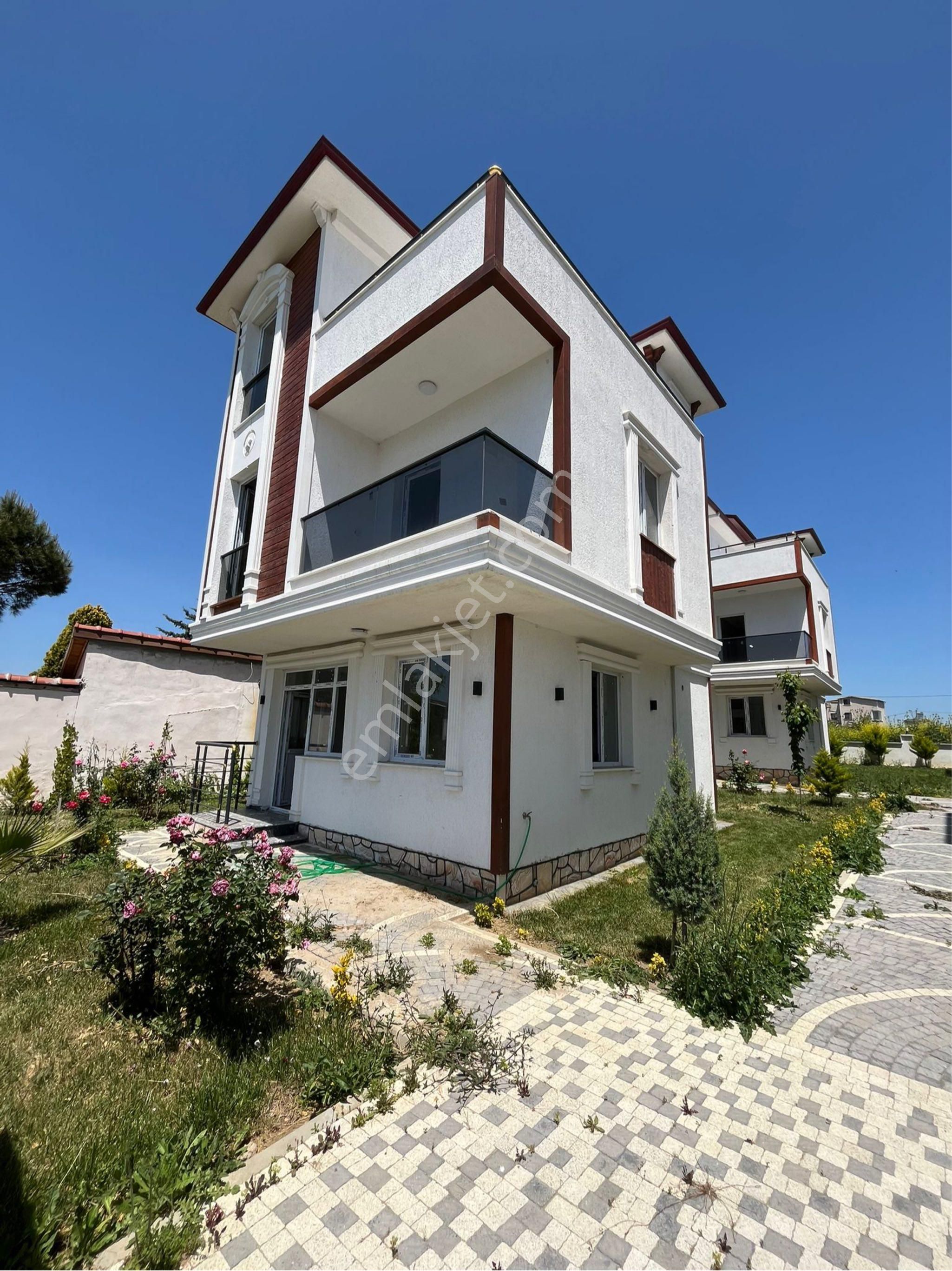 Ata Gayrimenkul,den 200m2 İçinde 3+1 Deniz Manzaralı Villa - Görsel 3