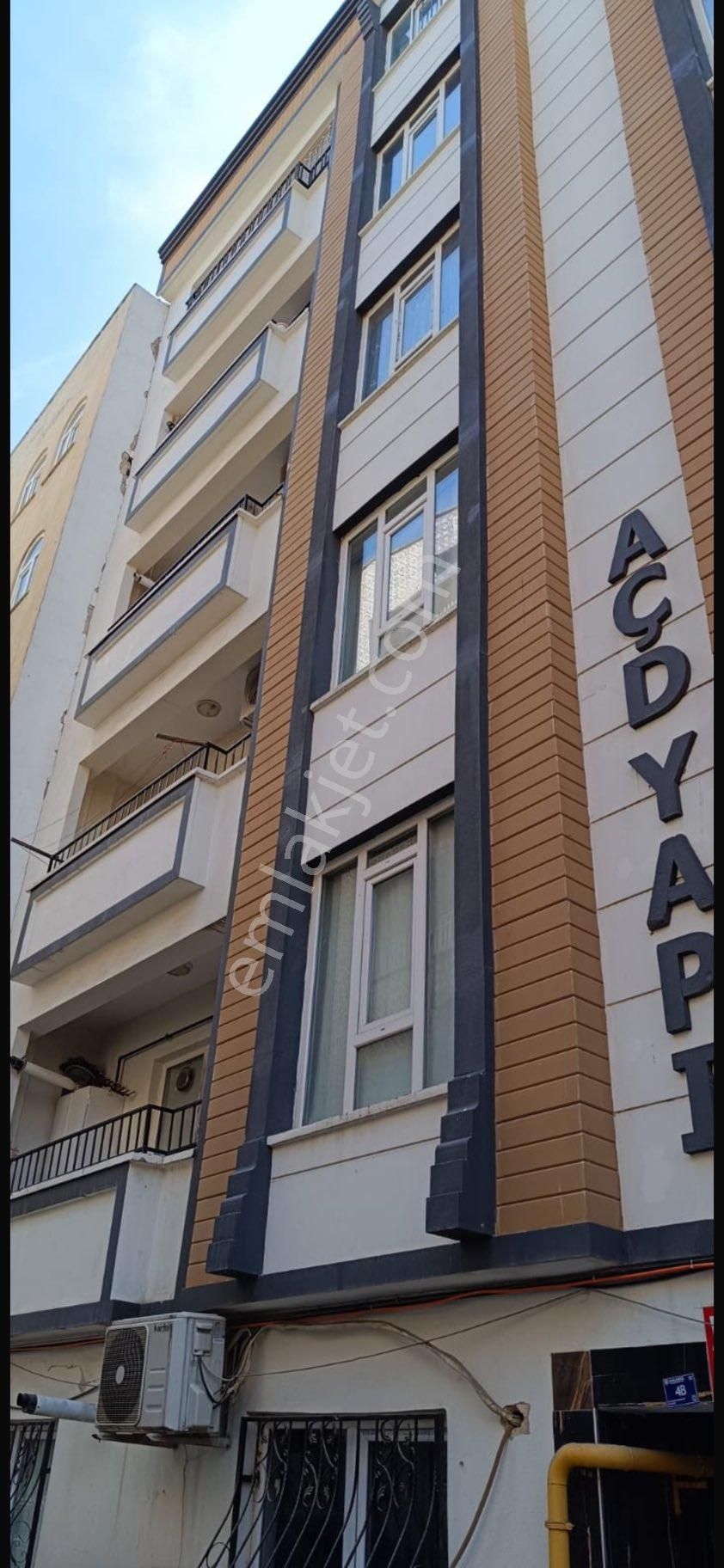 Acilll Satılık Merkezi Konumda 3 Odalı Ara Kat Daire