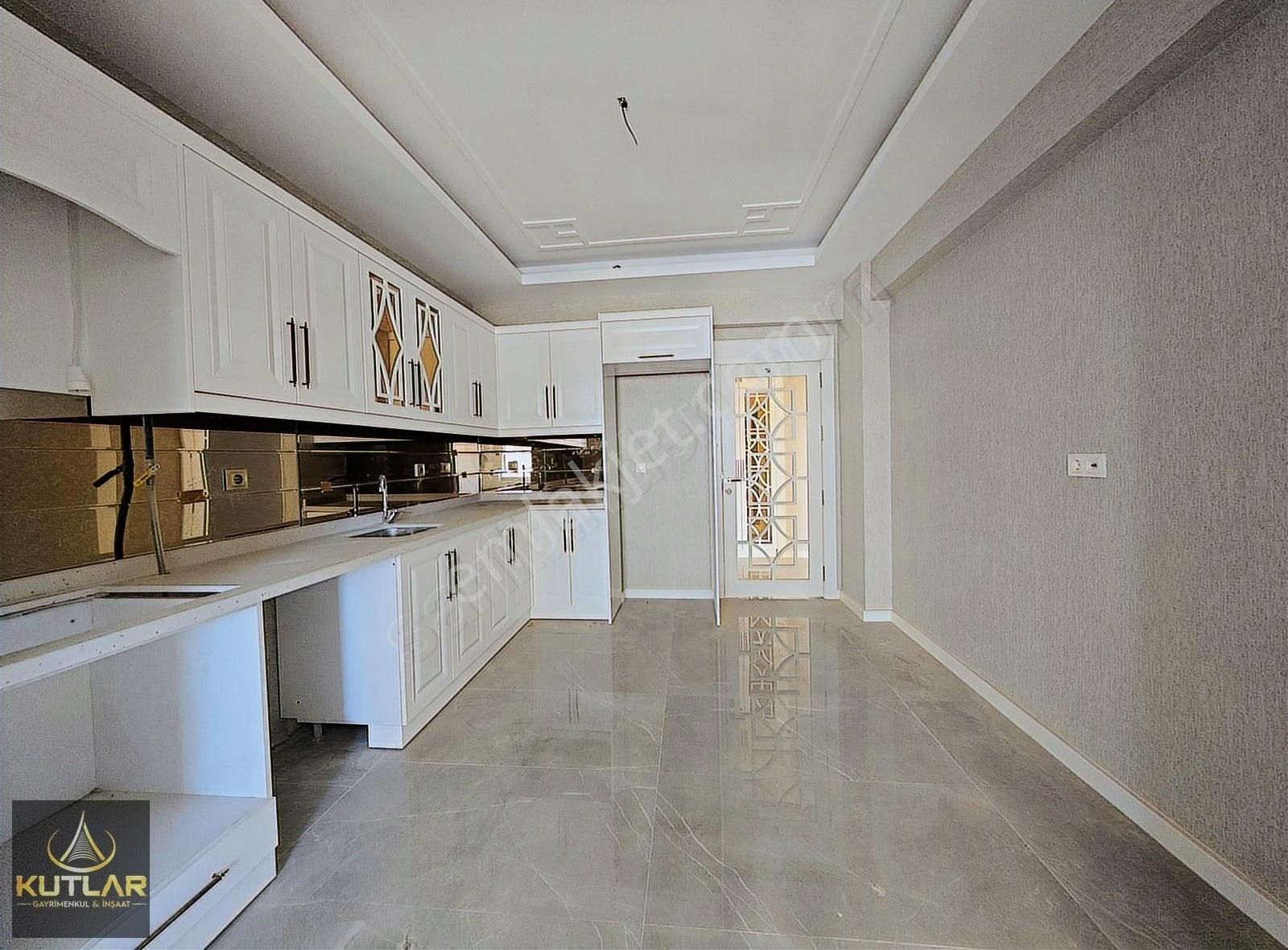 Kutlar'dan Ertuğrulgazi De Göl Manzaralı Ultralux*2,5+1*daireler