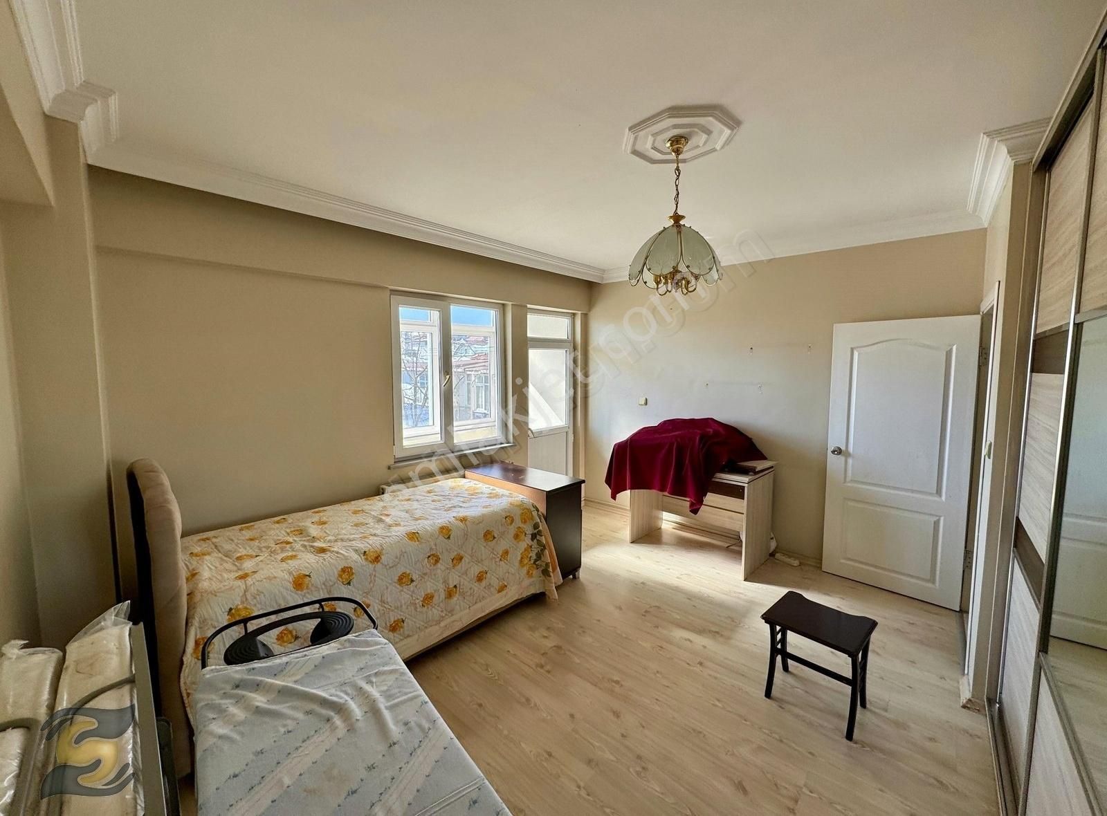 Gaziosmanpaşada Çok Merkezi Konumda Satılık Aydınlık 3+1 Daire!! - Görsel 2