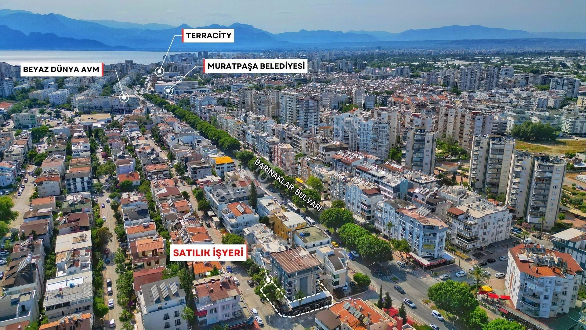 Antalya Barınaklar'da Yol Üzeri 300 M² Satılık İş Yeri