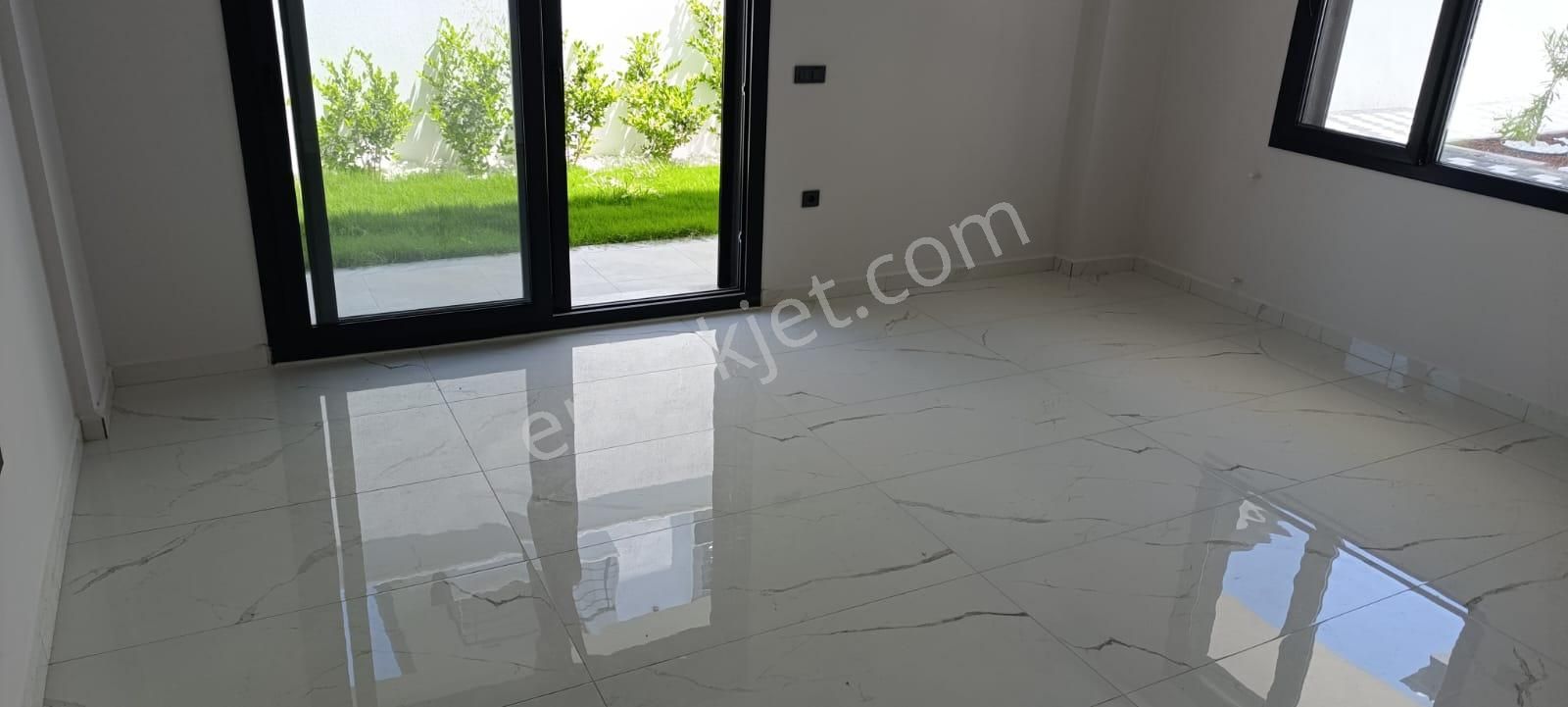 Didimde Denize Yakın Sıfır Yapılmış Satılık Havuzlu Bahçeli Villa