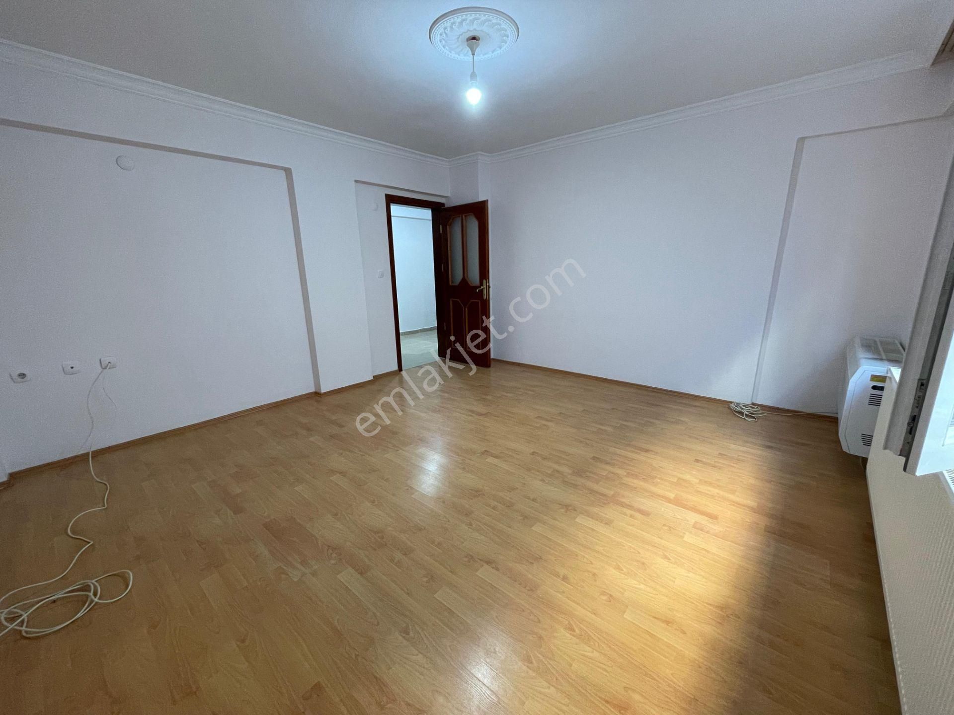 Emek Adnan Mendereste Kiralık 2+1 Geniş Daire - Kombili