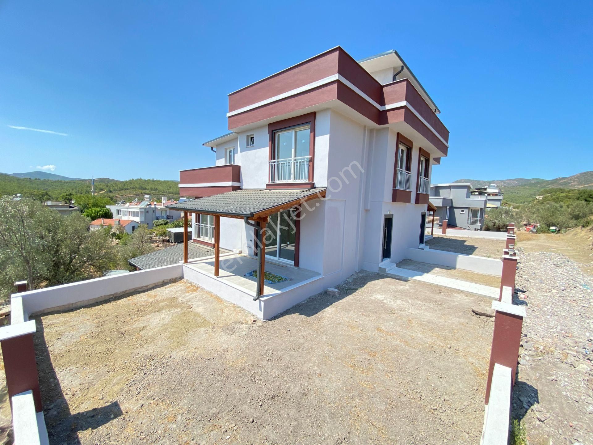 Payamlı De Geneş Bahçeli Deniz Manzaralı Satılık 3+1 Villa