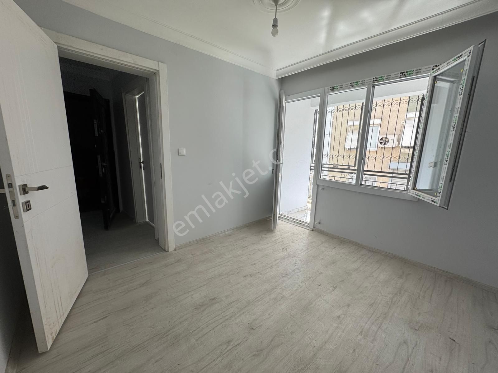 Buca Yeşilbağlar Mah. Cadde Üzeri Satılık 3+1 Masrafsız Daire
