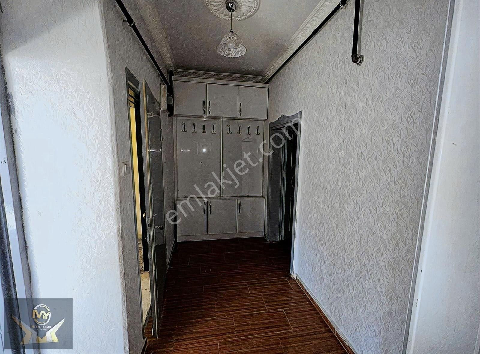 Hoşgör Mahallesinde Satılık 2+1 Kattan Bölme