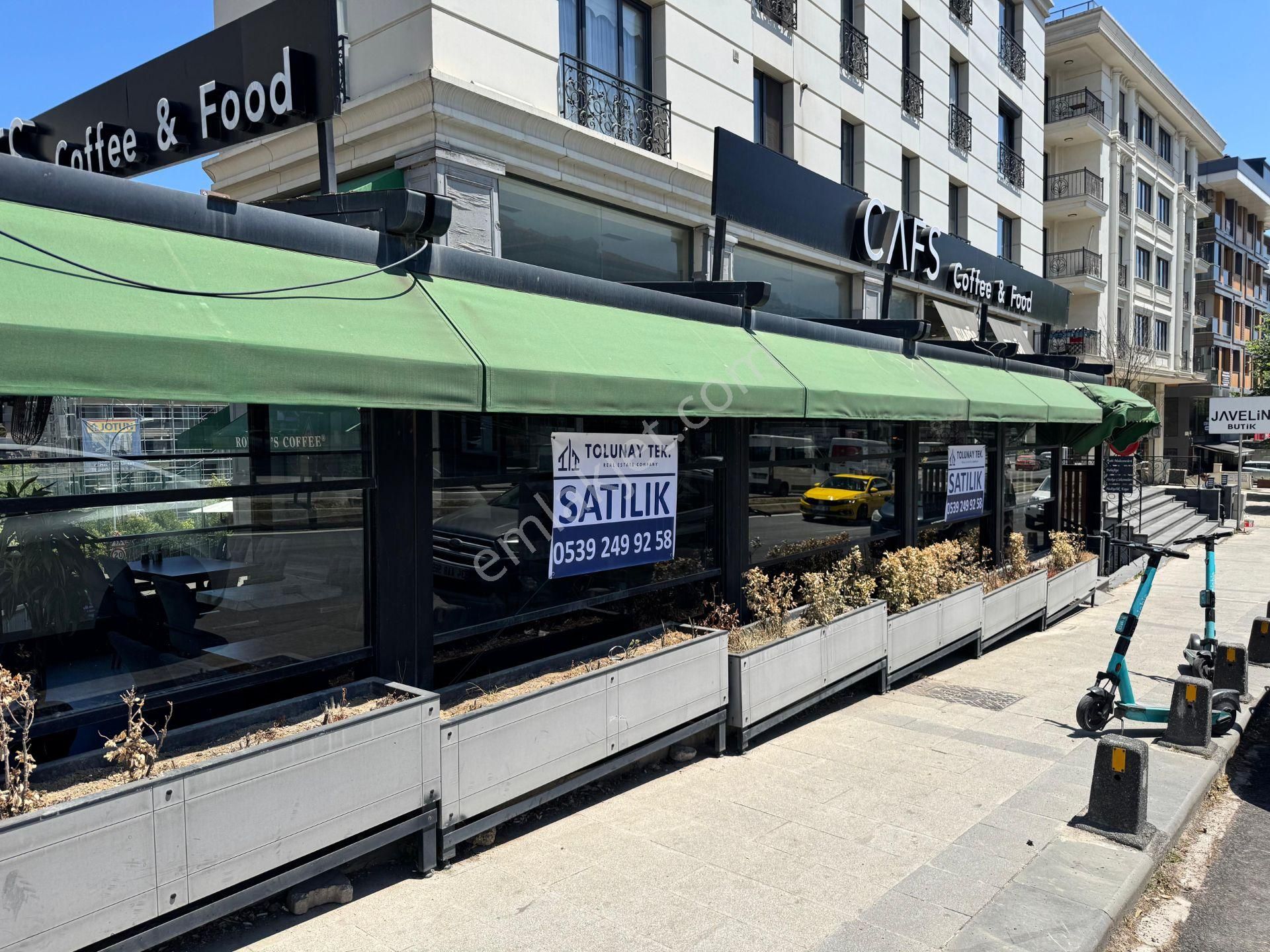 Çengelköy Ana Cadde Üzeri Komple Satılık 500 M² İşyeri