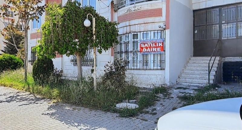 Mavi Göl Emlaktan Hilalkent Mah. Zemin Kat Yapılı 3+1