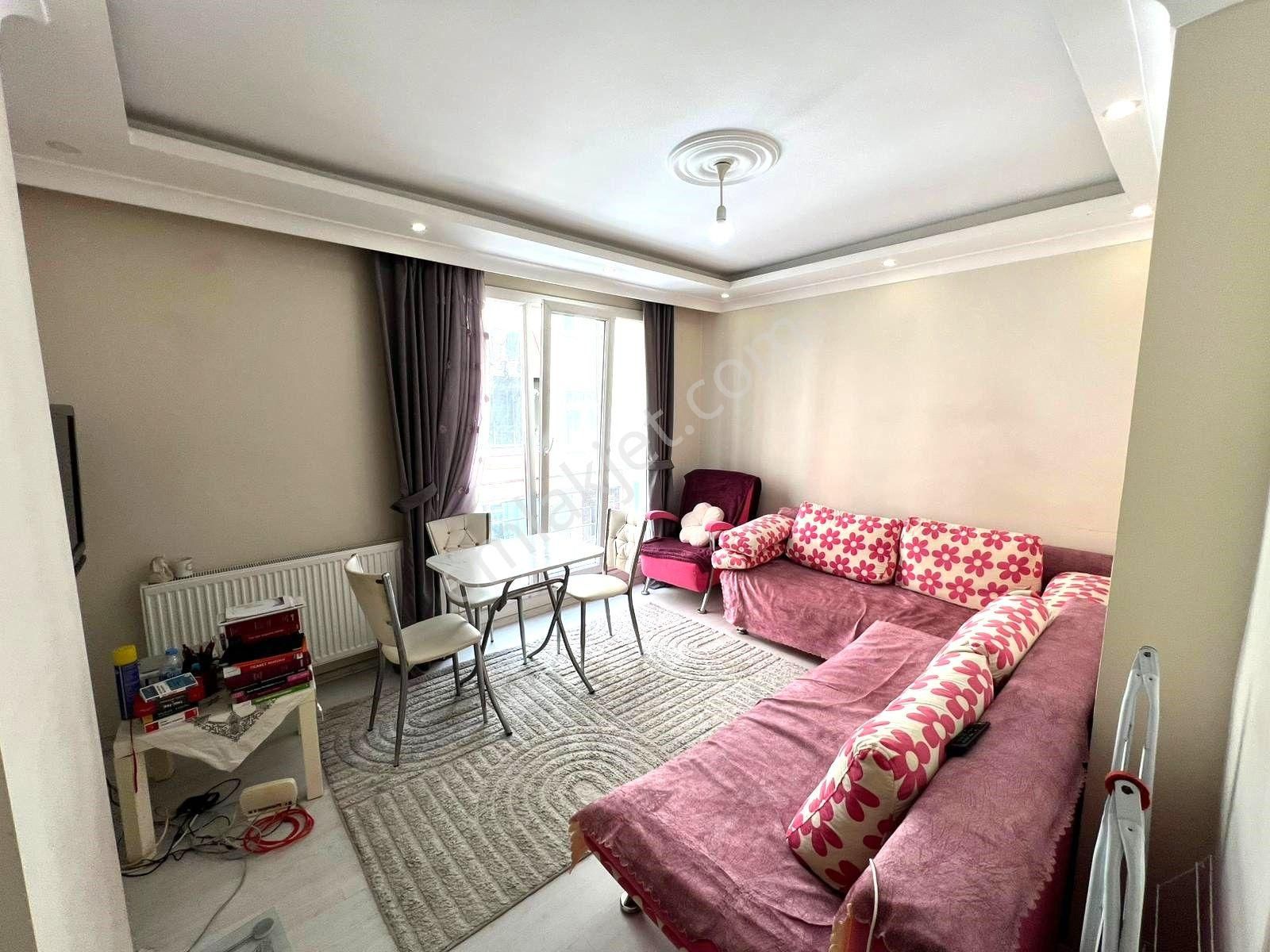 Seba'da Sefaköy Merkezde 2+1 85m2 Metrobüse 3.dk Asansörlü Daire