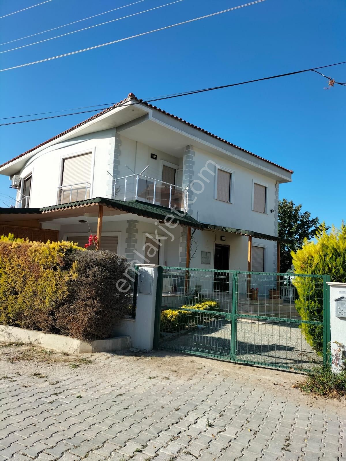 Alaçatı'da Sezonluk Kiralık Dubleks Villa