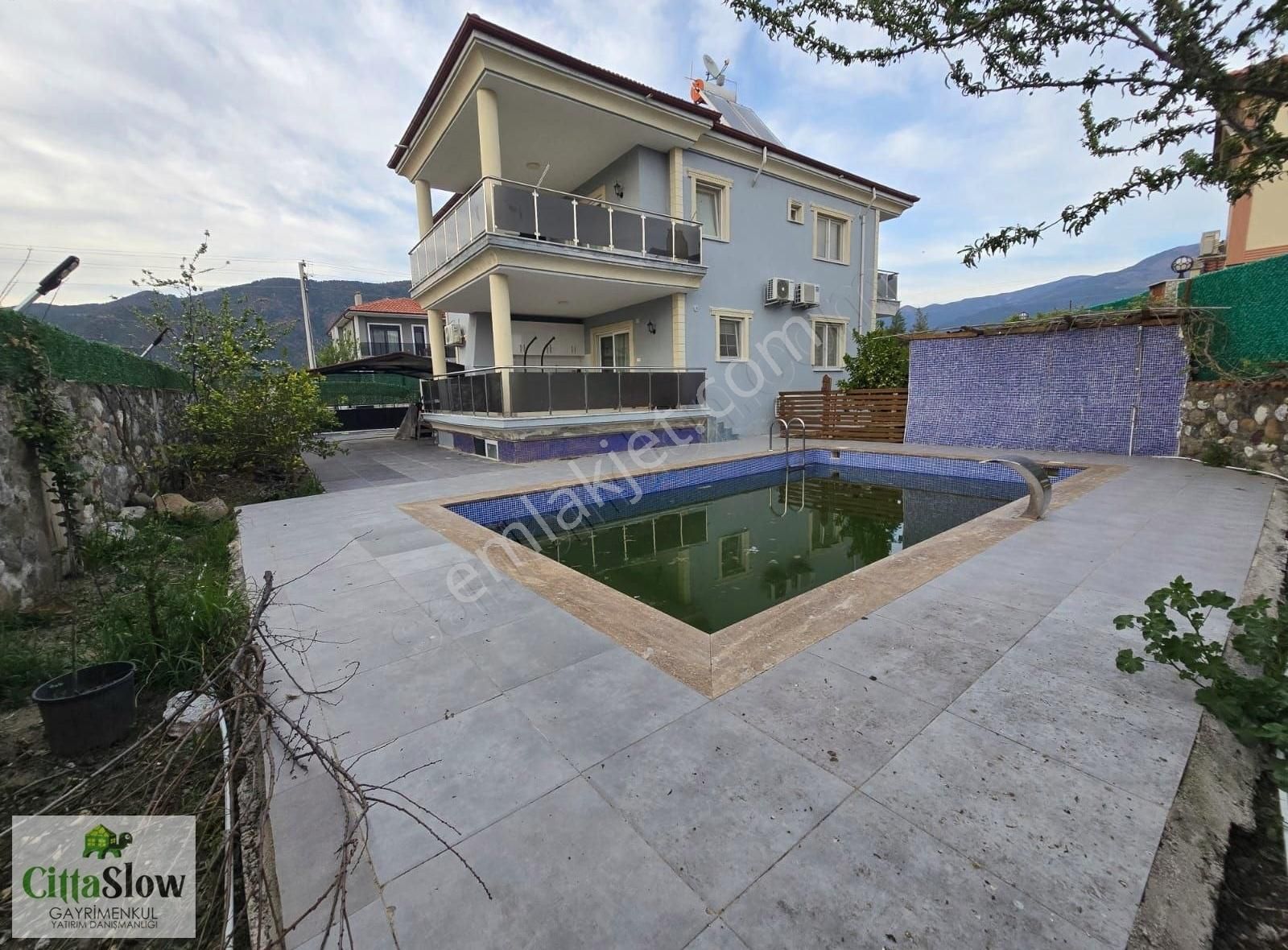 Cittaslow'dan Toparlar'da 250m2 4+1 Havuzlu Lüks Satılık Villa