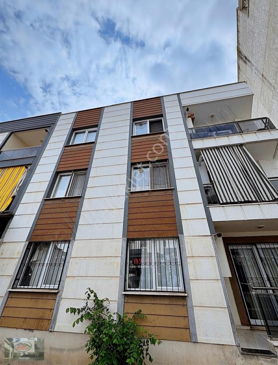 Akman Gayrimenkul'den Muradiye'de Kiralık 2+1 K.m Daire