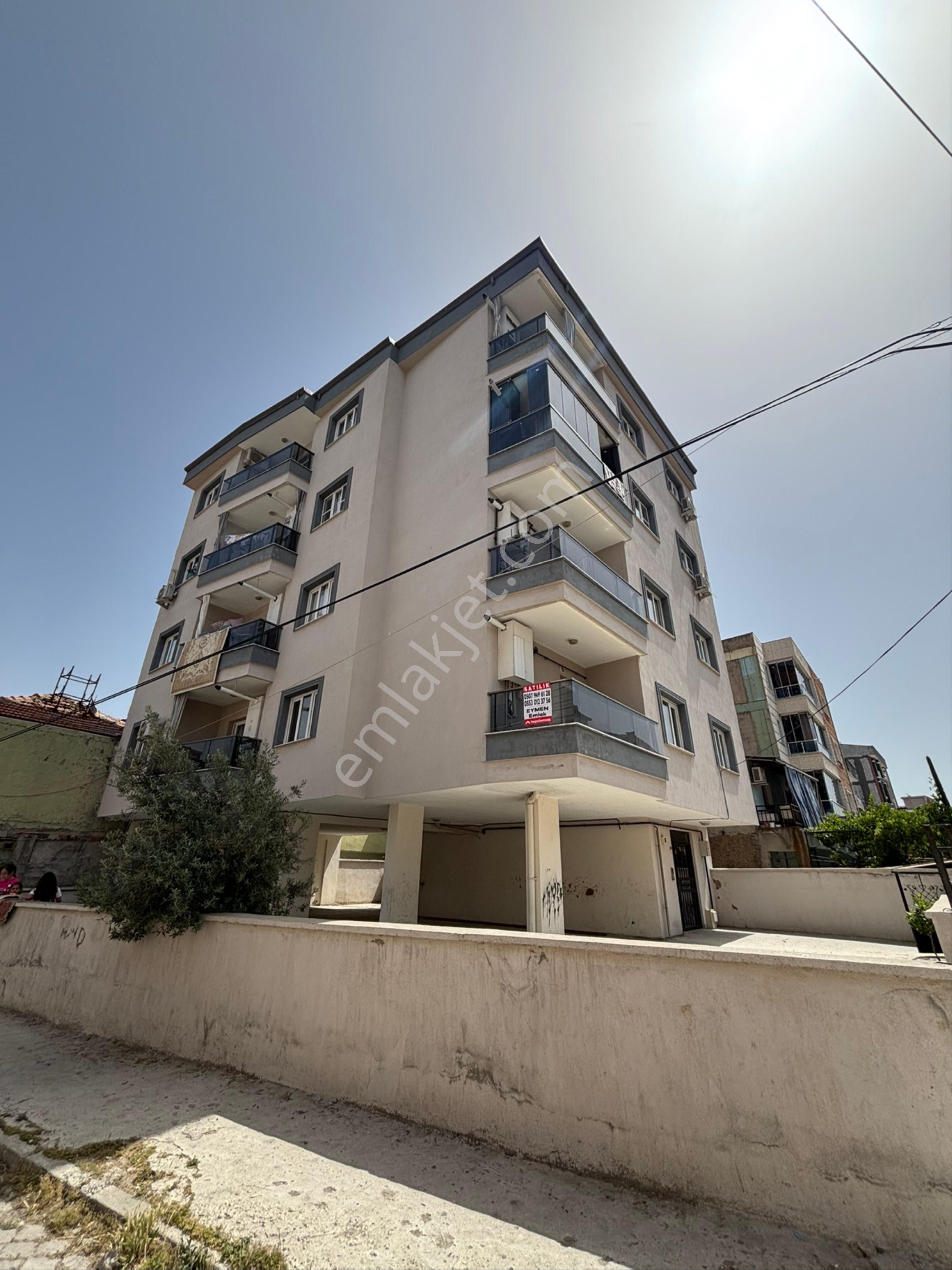 Turgutlu Eymen Emlak'tan Eski Hastane Civarı Arakat 2+1 Otoparklı Asansörlü Satılık Daire