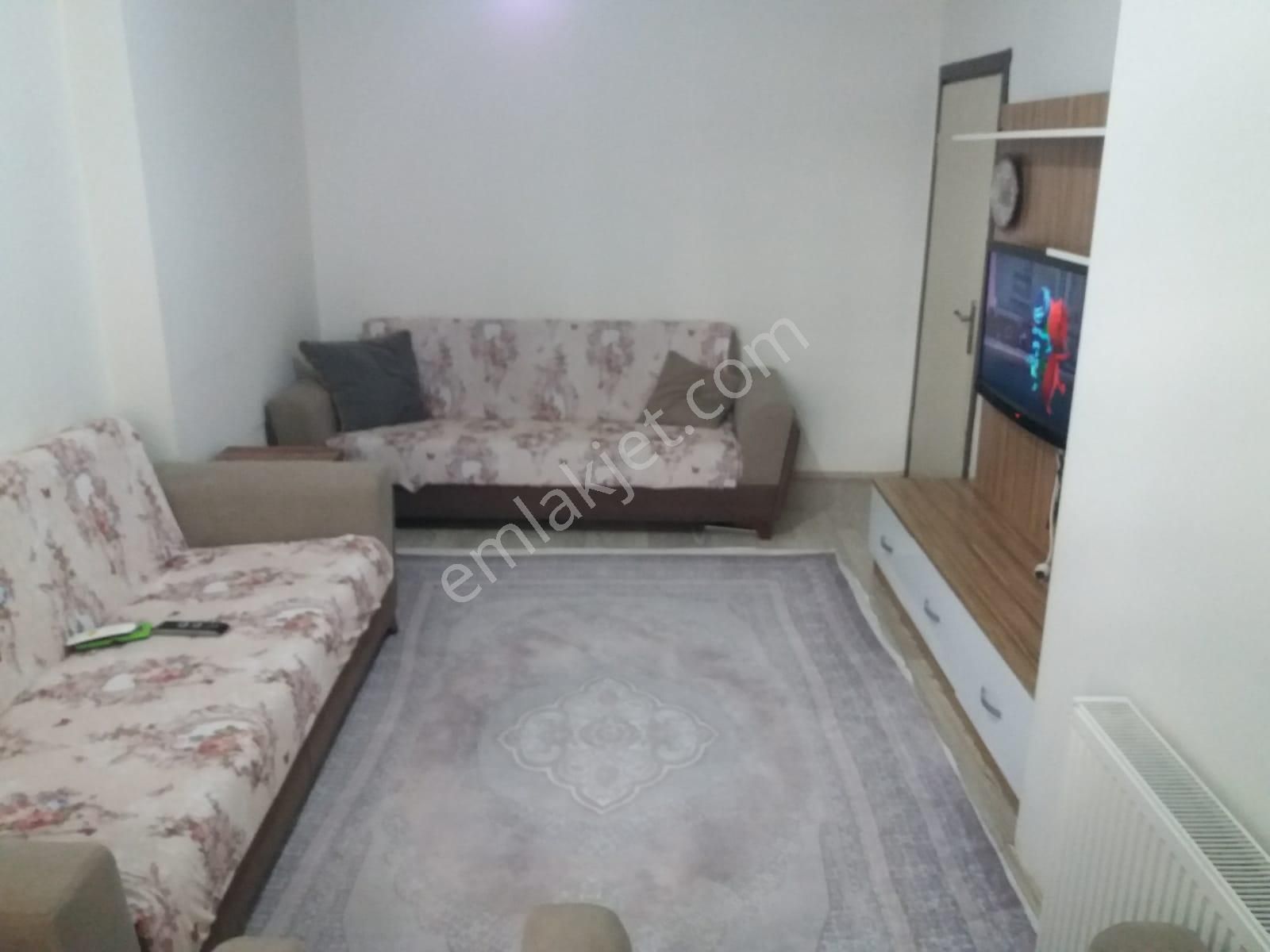 Konuksever 'de Cadde Yakını 2+1 D.gazlı Daire