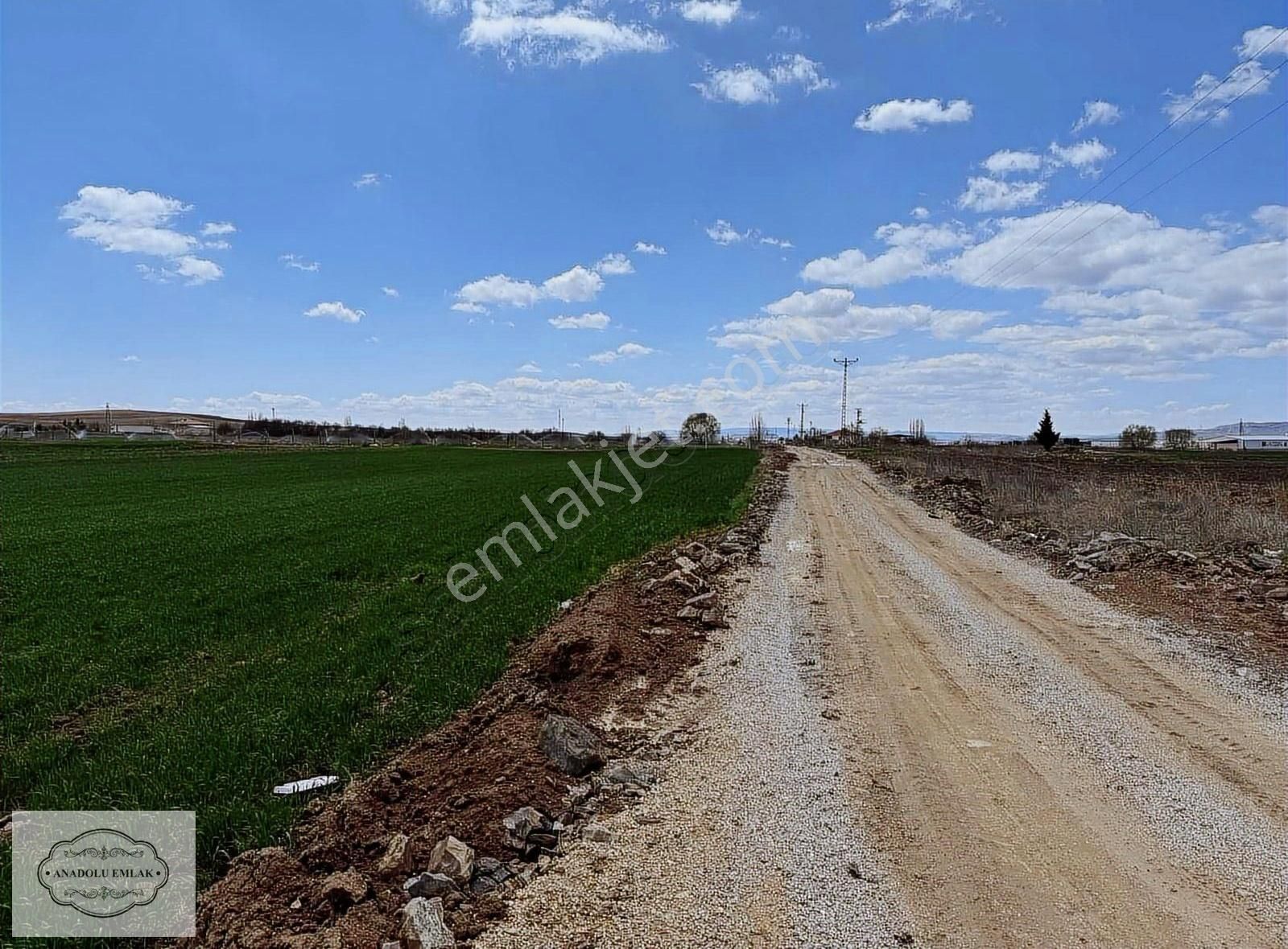 Anadolu'dan Temelli Türkobasında 3 Hisseli 12824 Metresi Satılık