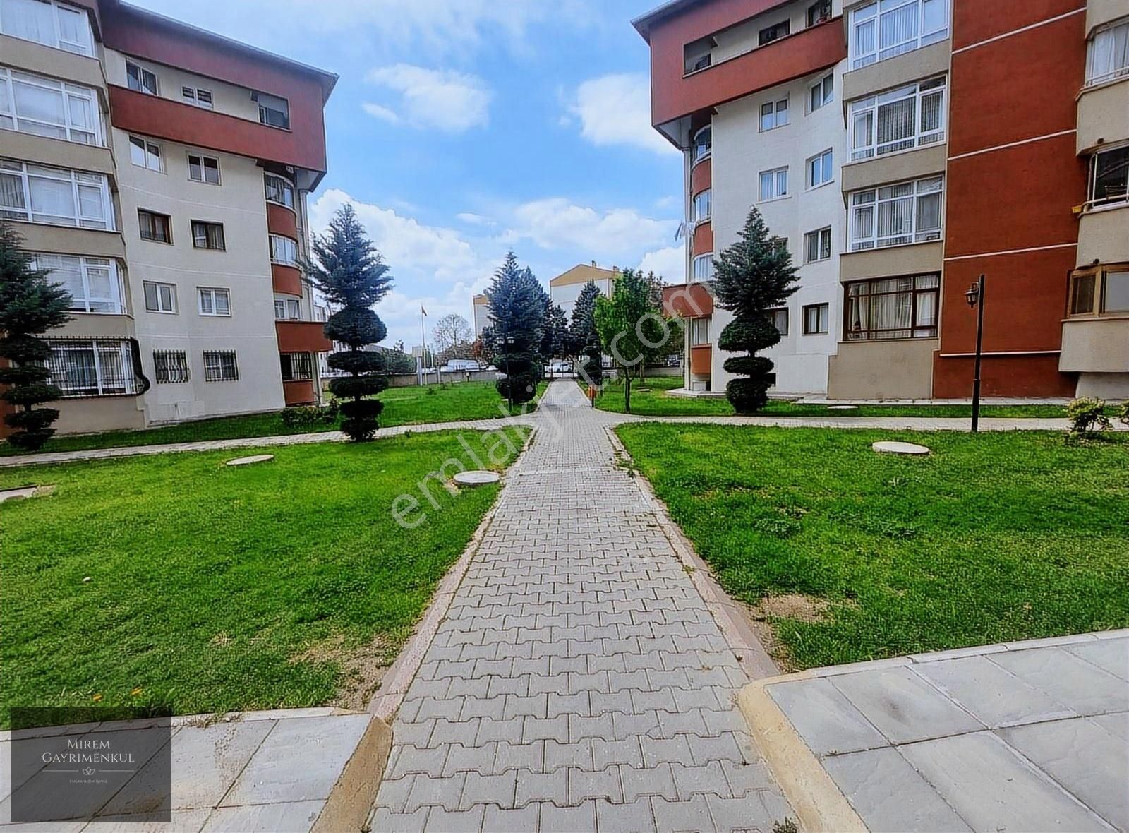 Eryaman Güzelkent Mah Metromall Yakın Satılık 2,kat 3+1 Daire