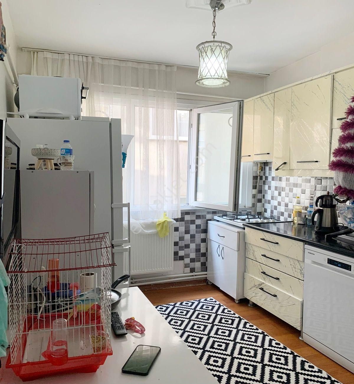 Avcılar Ambarlıda İçi Masrafsız 2+1 Kullanışlı Daire