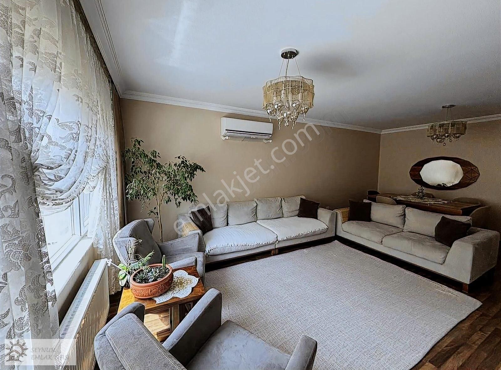 İzmit İztop Park Sitesinde Satılık Ara Kat 3+1 Güney Cephe