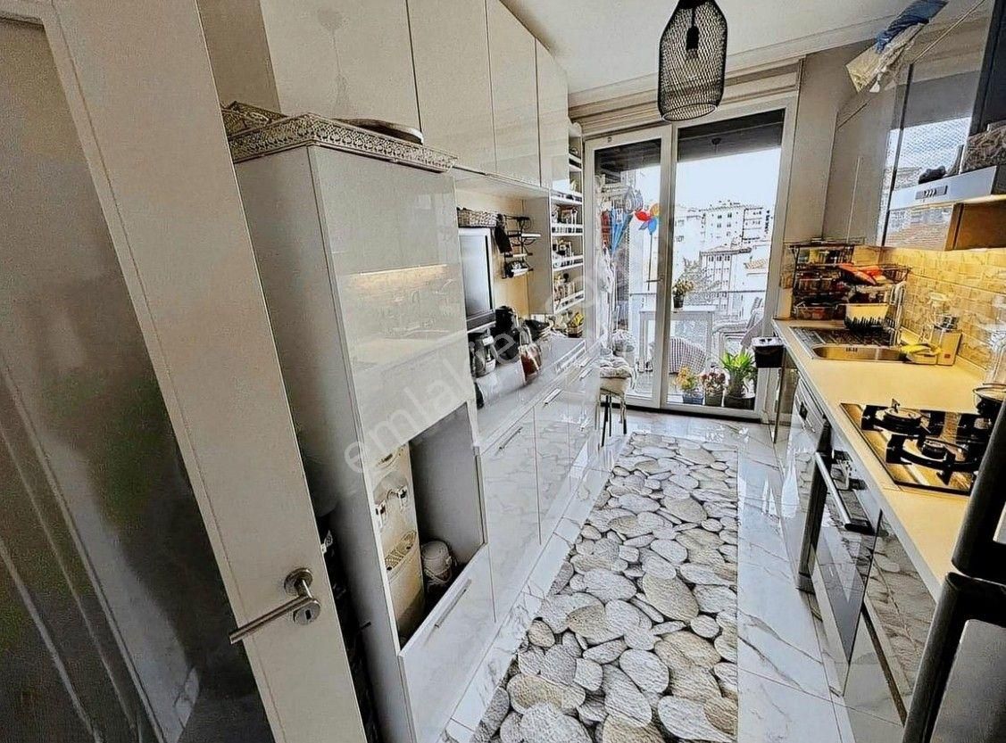 Eriş Emlak Dan Kozyatağında Ebeveyn Banyo İskanı Alınmış I 3+1 98m2 Net