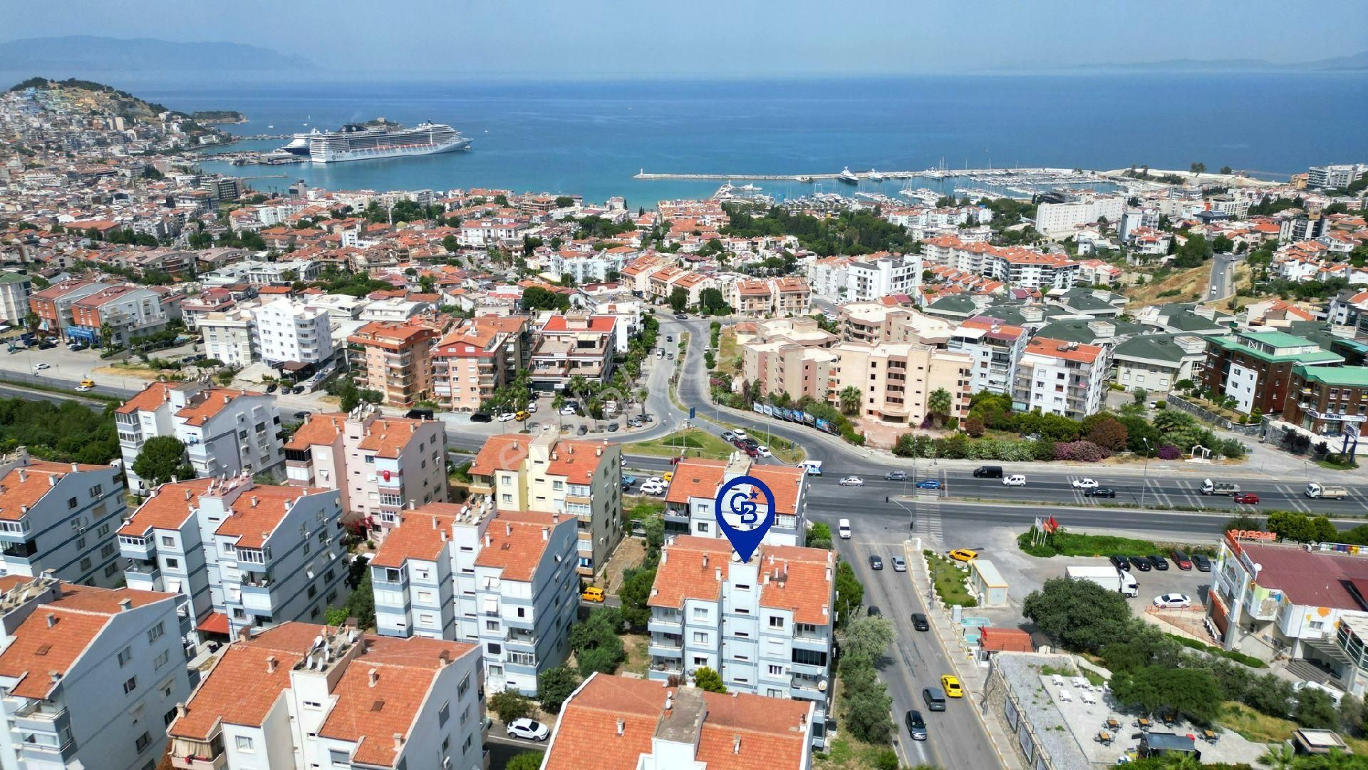 Kuşadası Ege Mahallesi Tütüncüler Sitesi'nde Doğalgazlı Ara Kat Fırsatı!