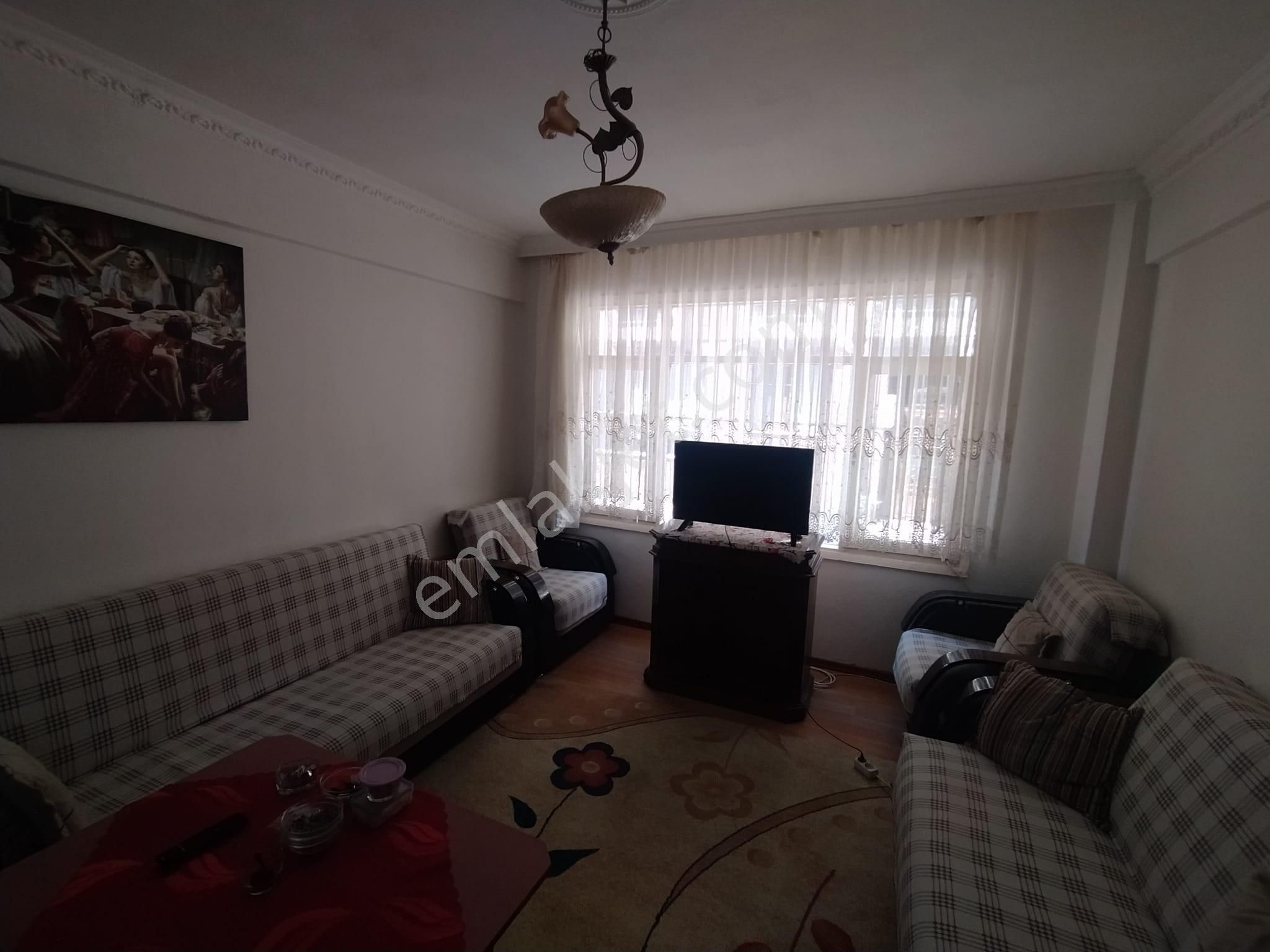 Acil Konak Atilla Mahde 2+1 65m2 D.gazlı Açık Mutfak Yüksek Giriş Klasik Daire - Görsel 4