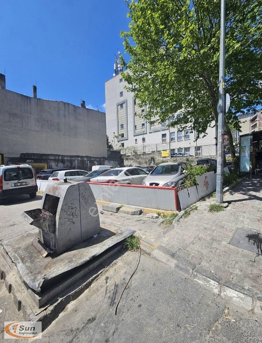 Cadde Üstü Emsalsiz Köşe Başi Satilik Arsa - Görsel 8