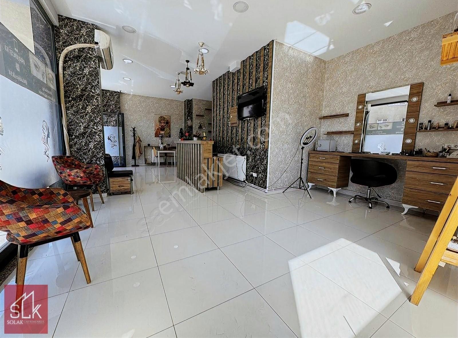 Cenk Atalay Solak'tan Cadde Cepheli Satılık 110 M² Dükkan&mağaza