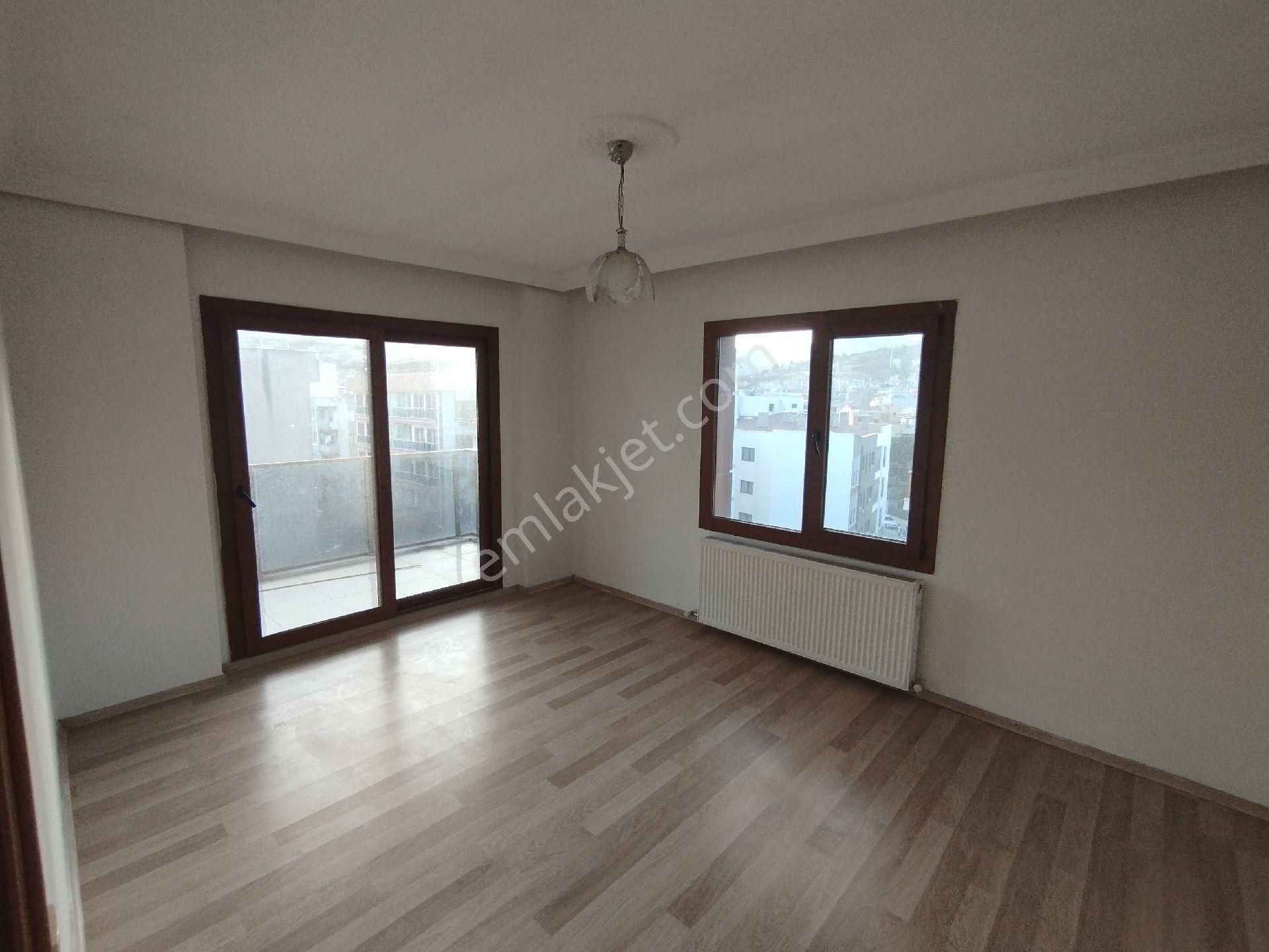 Aydın Söke Yenicami Mah Doğalgazlı Asansörlü Ana Cadde Üzerinde Satılık 4+1 Dublex Daire