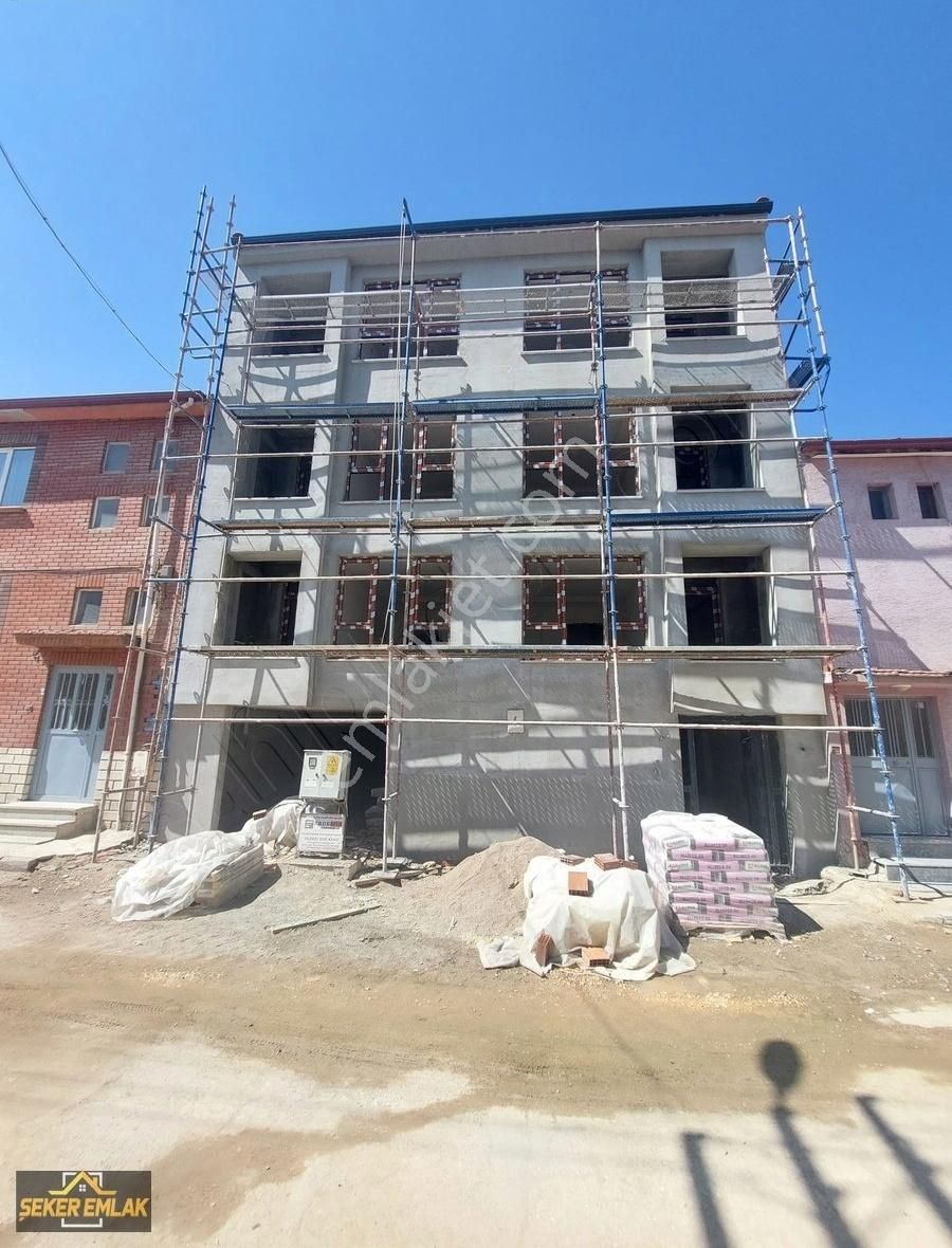 Şekerden Emek Mah. Ertaş Cad. Yakını 60m² 2+0 Daireler