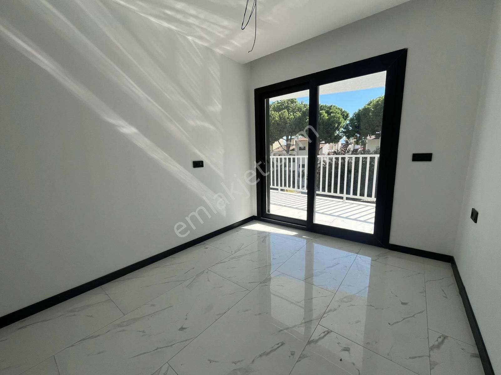 Kadınlar Denizi'nde 4+1 Müstakil ,özel Havuzlu Lüx Satılık Villa - Görsel 15