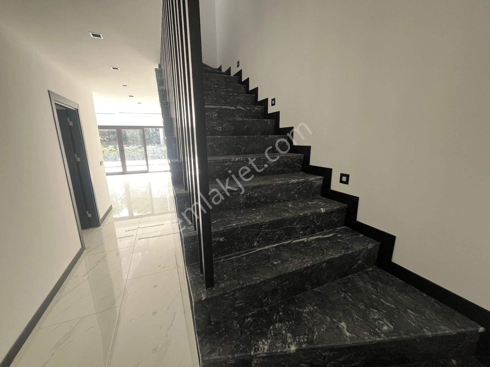 Kadınlar Denizi'nde 4+1 Müstakil ,özel Havuzlu Lüx Satılık Villa - Görsel 10