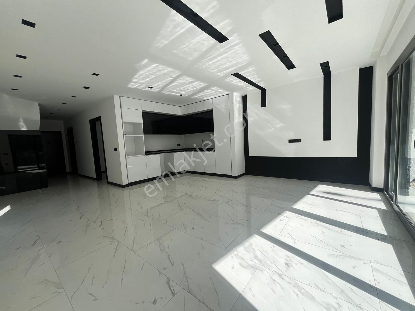 Kadınlar Denizi'nde 4+1 Müstakil ,özel Havuzlu Lüx Satılık Villa - Görsel 4