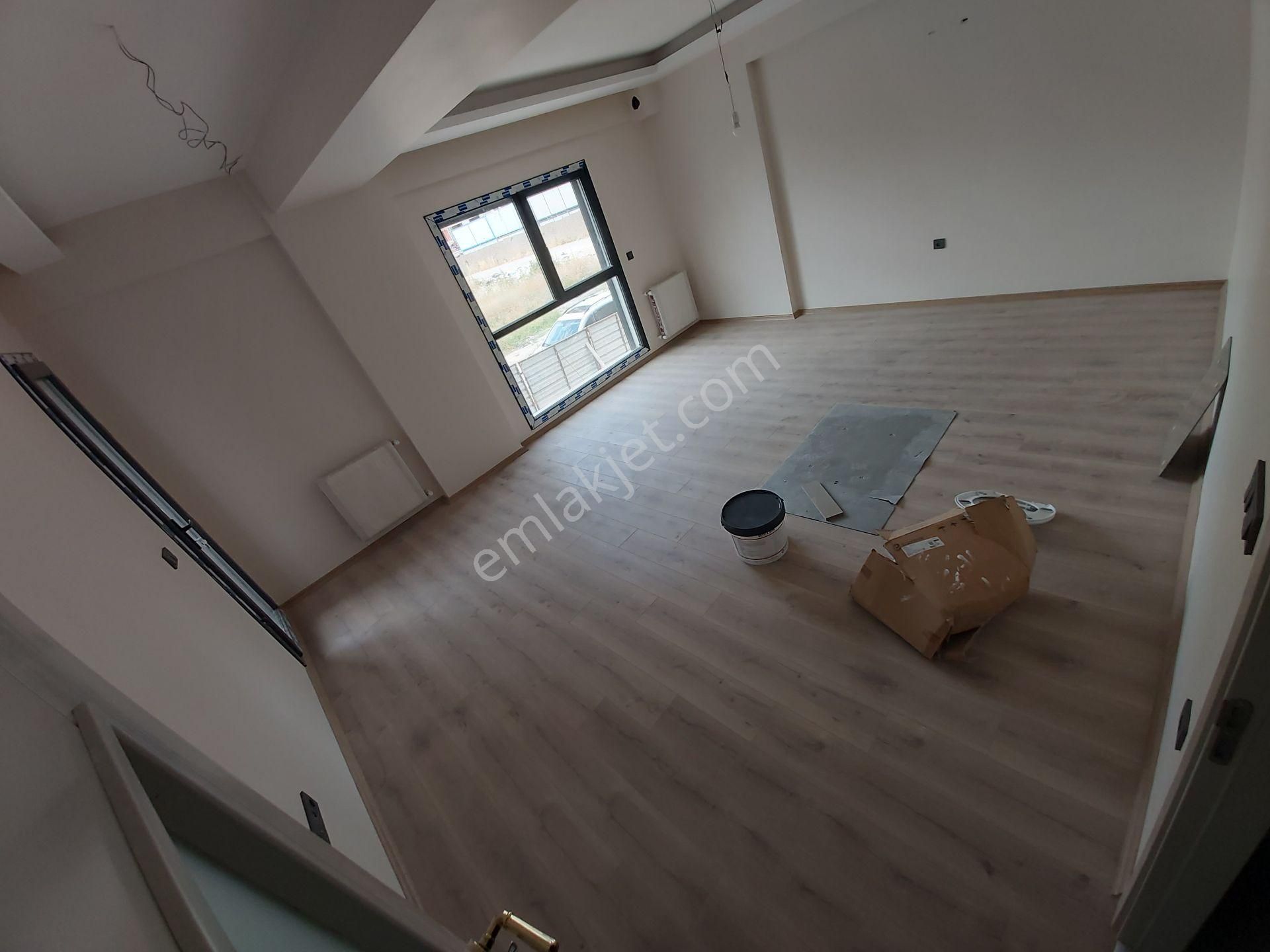 Örnekköy'de Önü Açık Ferah Yüksek Giriş Sıfır Kapalı Mutfak 2+1 - Görsel 5