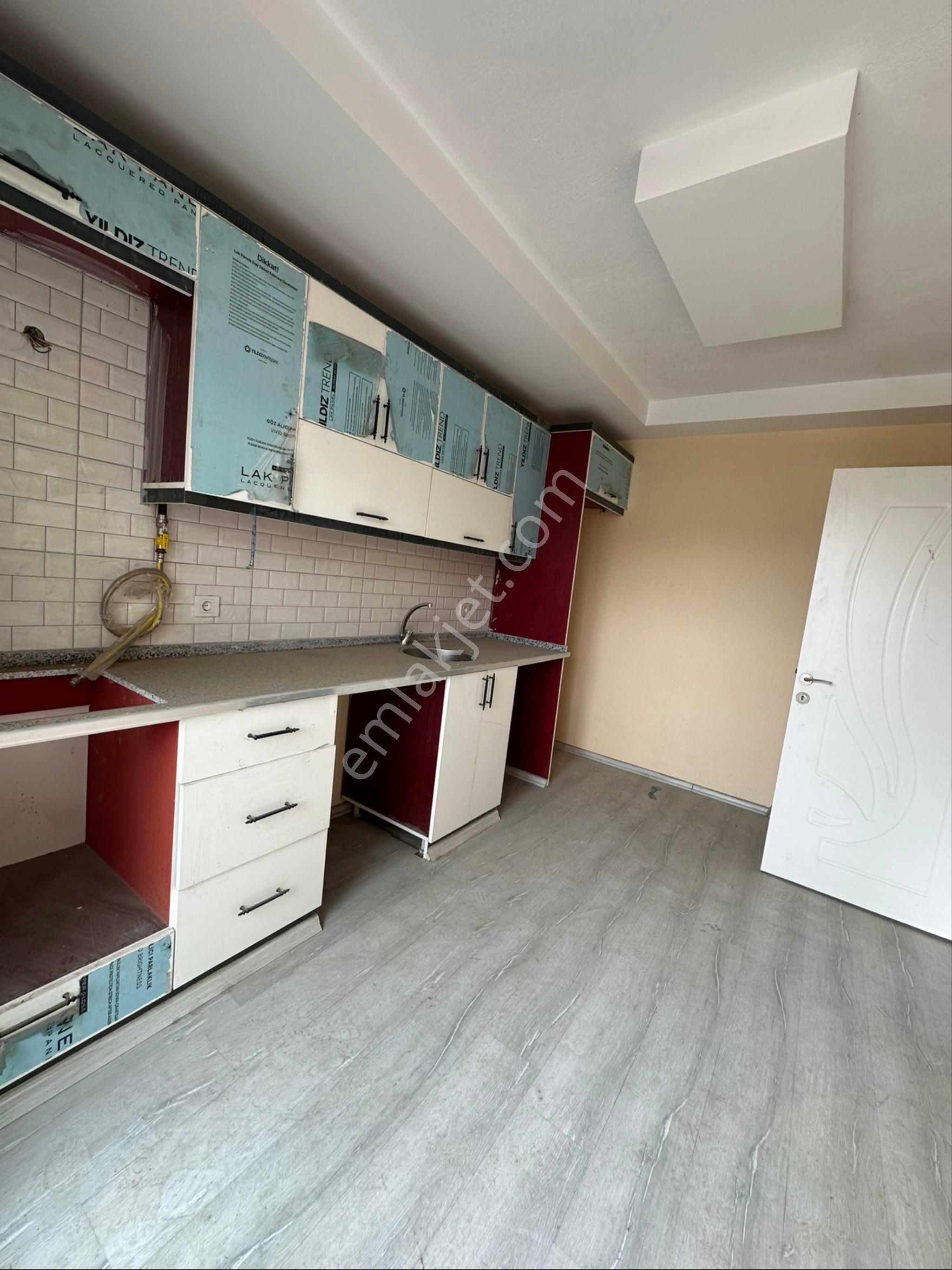 Yörük Emlaktan Satılık 2+1 100 M2