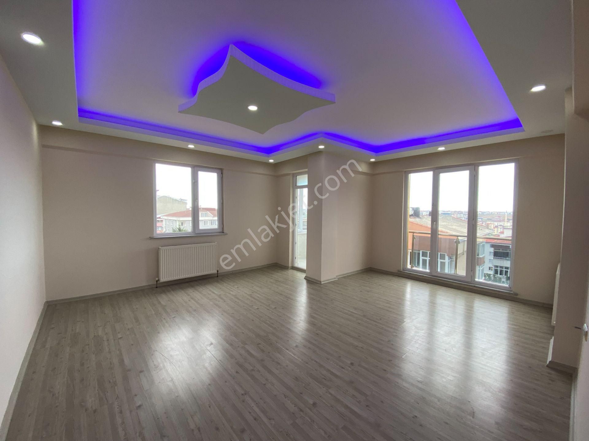***eryıldız Gayrimenkul'den**istasyon Mah.merkezde Acill Kiralık Ful+ful 2+1 Daire