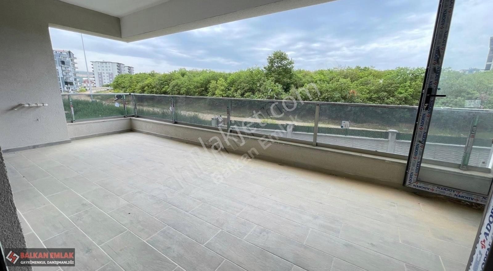 Balkan Emlaktan Satılık 3+1 Arakat 150m2 Kapalı Otoparklı Daire
