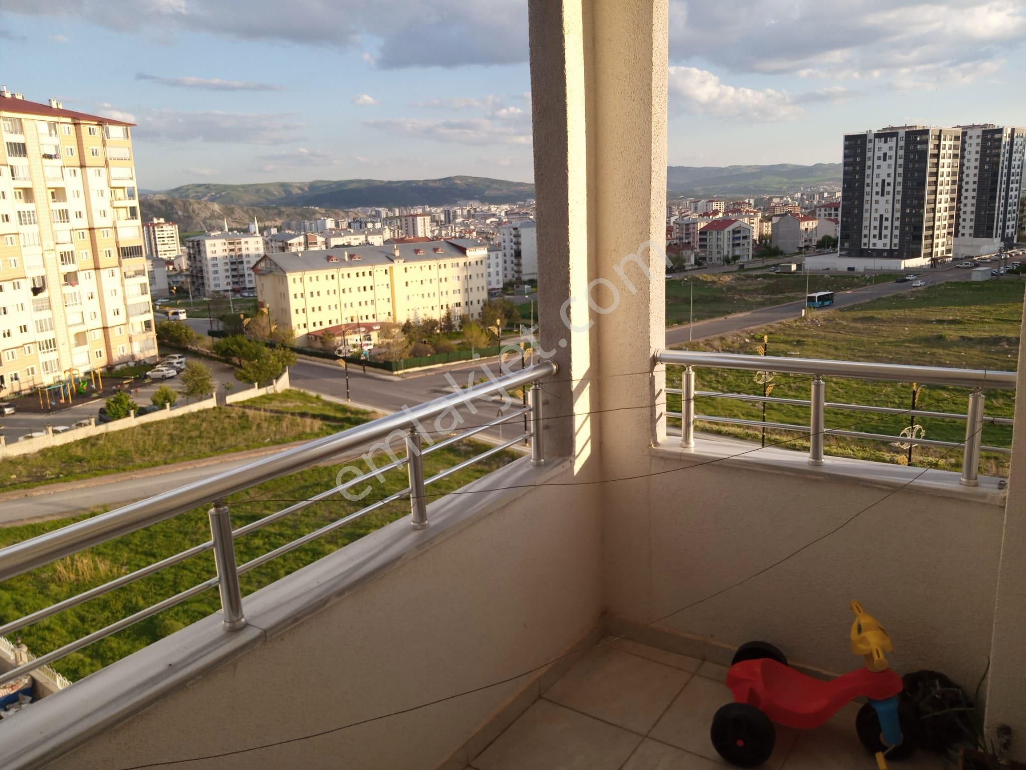 Kılavuz Ay Yıldız Cami Yanında Mükaş Evlerinde Satılık Daire